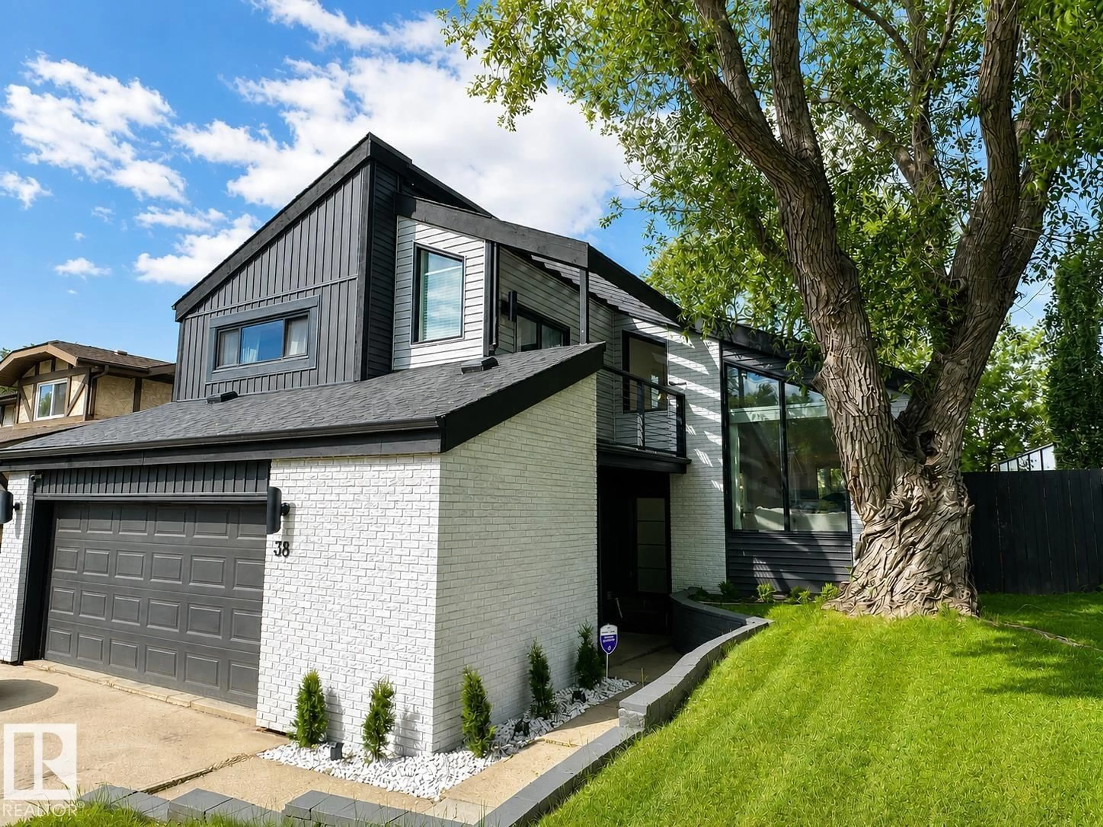 Home with brick exterior material, street for 38 WOODCREST AV, St. Albert Alberta T8N3H5