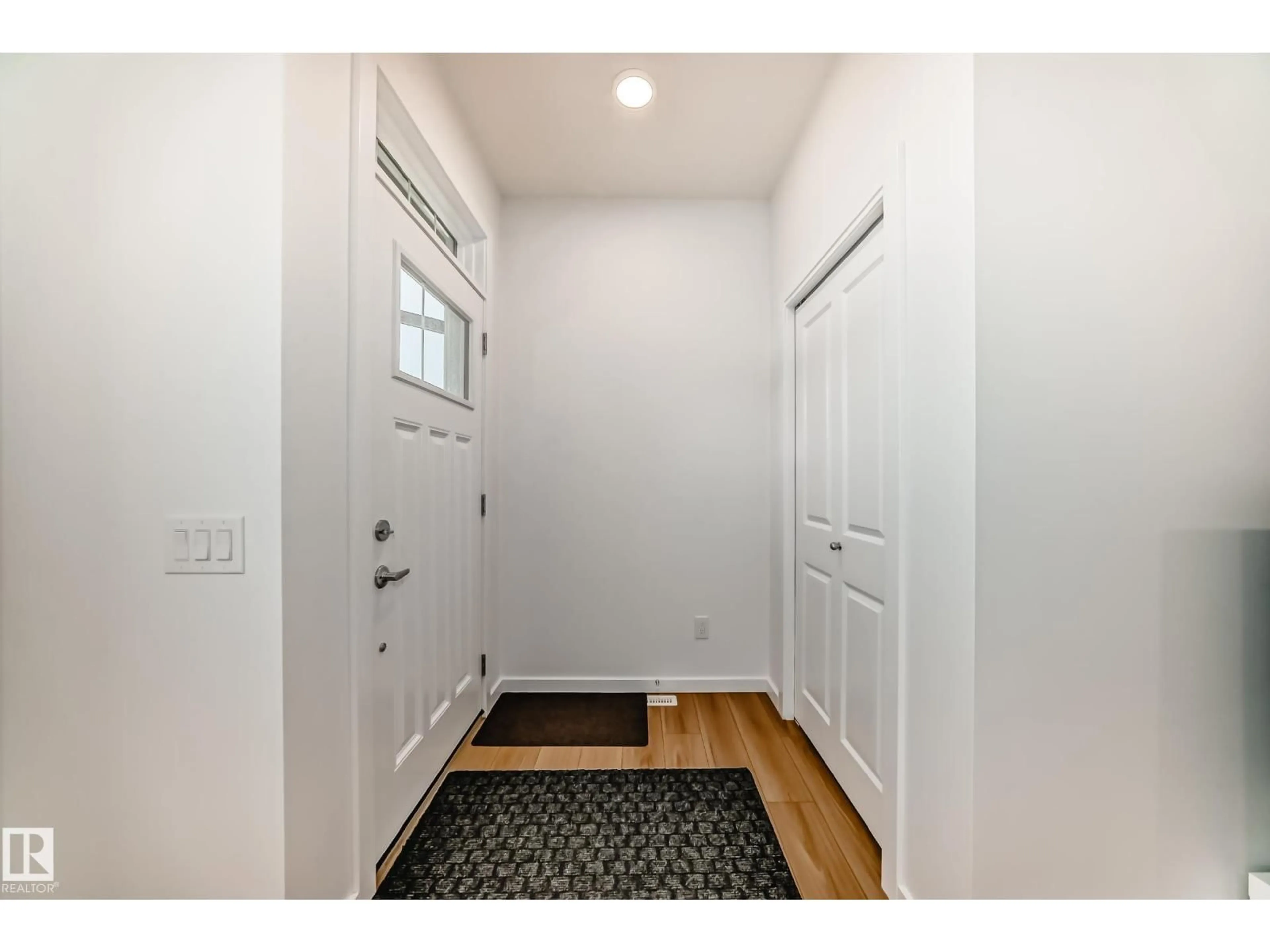 Indoor entryway for 8129 226A STREET NW, Edmonton Alberta T5T7S8