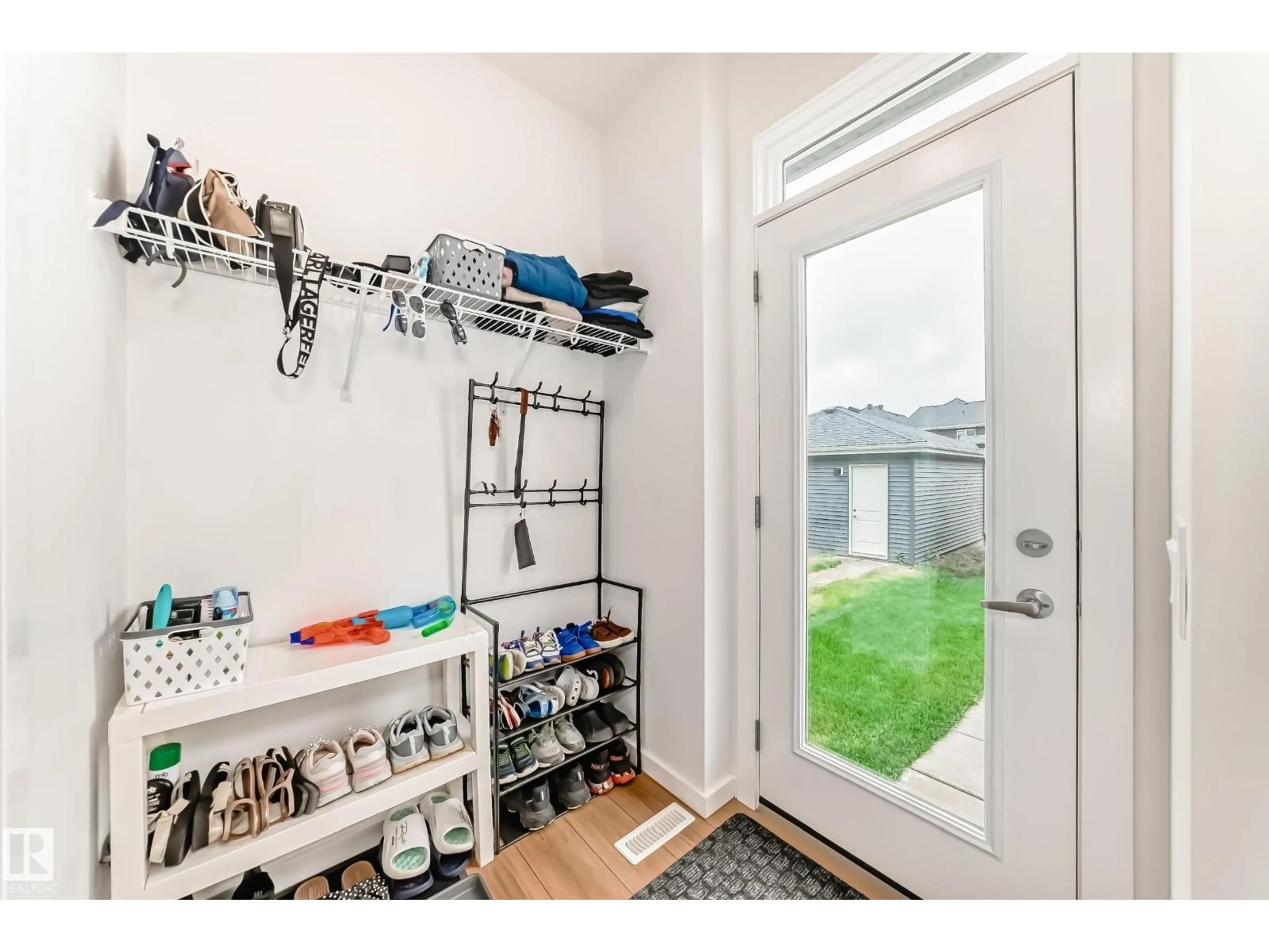 Indoor entryway for 8129 226A STREET NW, Edmonton Alberta T5T7S8