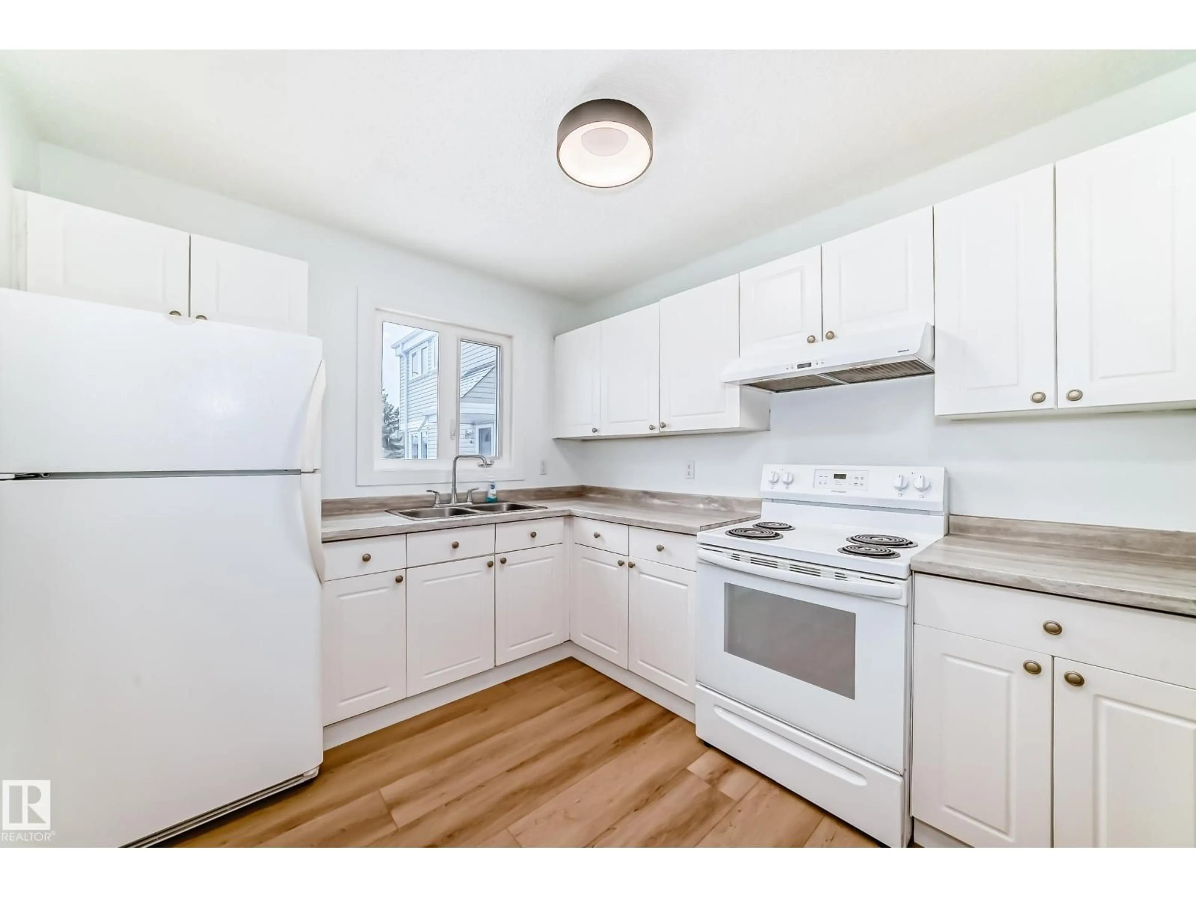 Standard kitchen, wood/laminate floor for 9D CASTLE TC, Edmonton Alberta T5X2E6