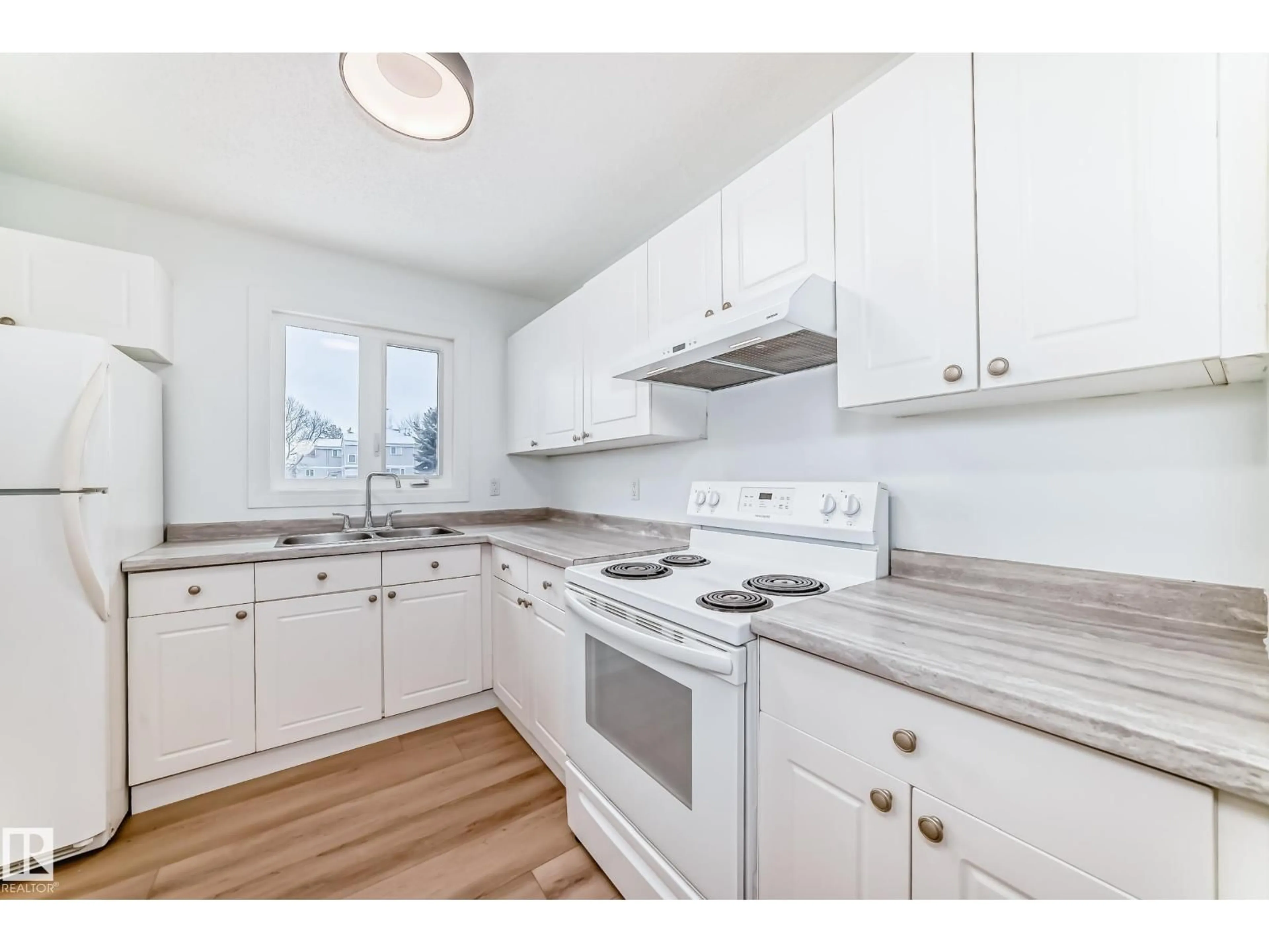 Standard kitchen, wood/laminate floor for 9D CASTLE TC, Edmonton Alberta T5X2E6