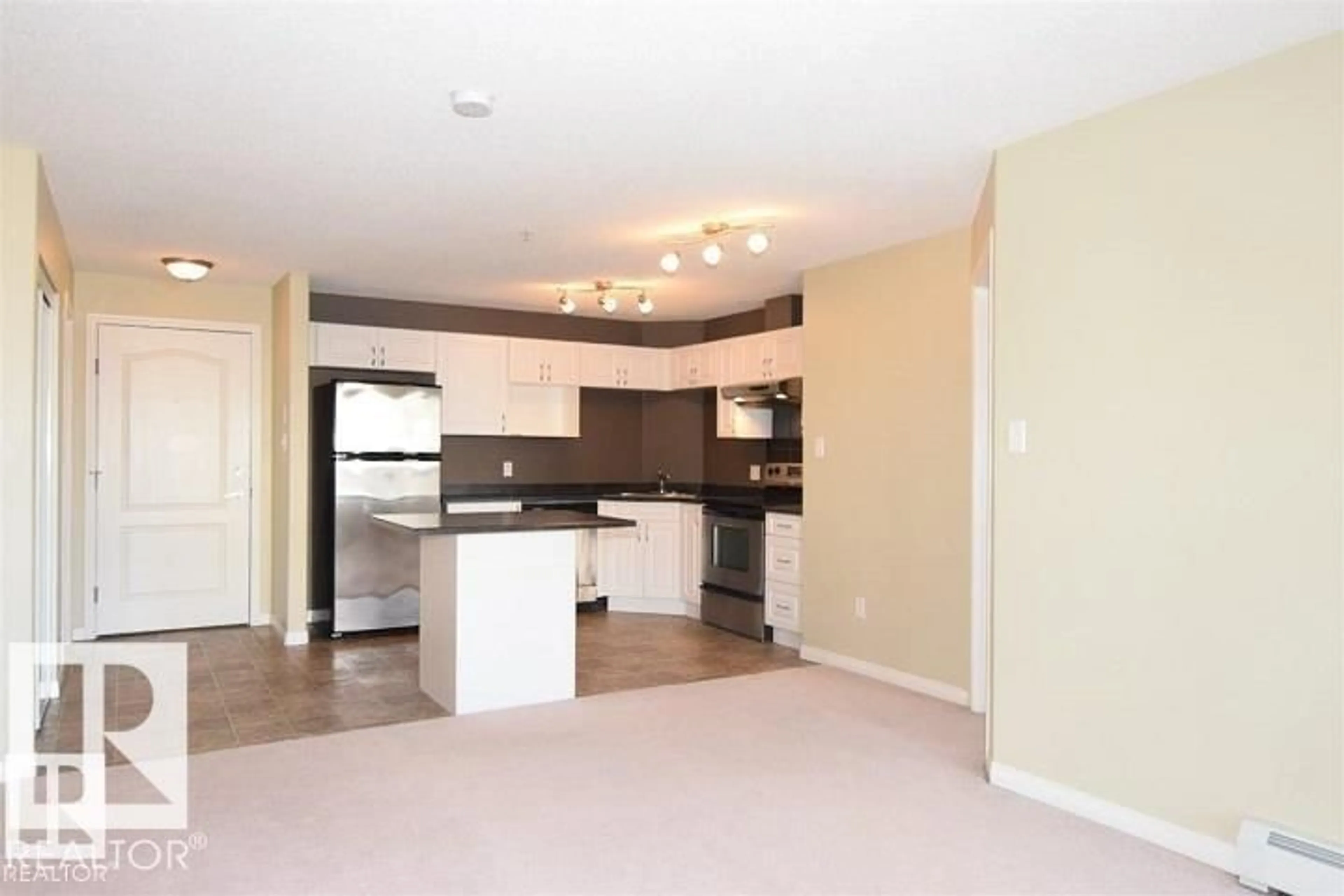 Open concept kitchen, unknown for # - 2122 CLAREVIEW STATION DR, Edmonton Alberta T5Y0E5