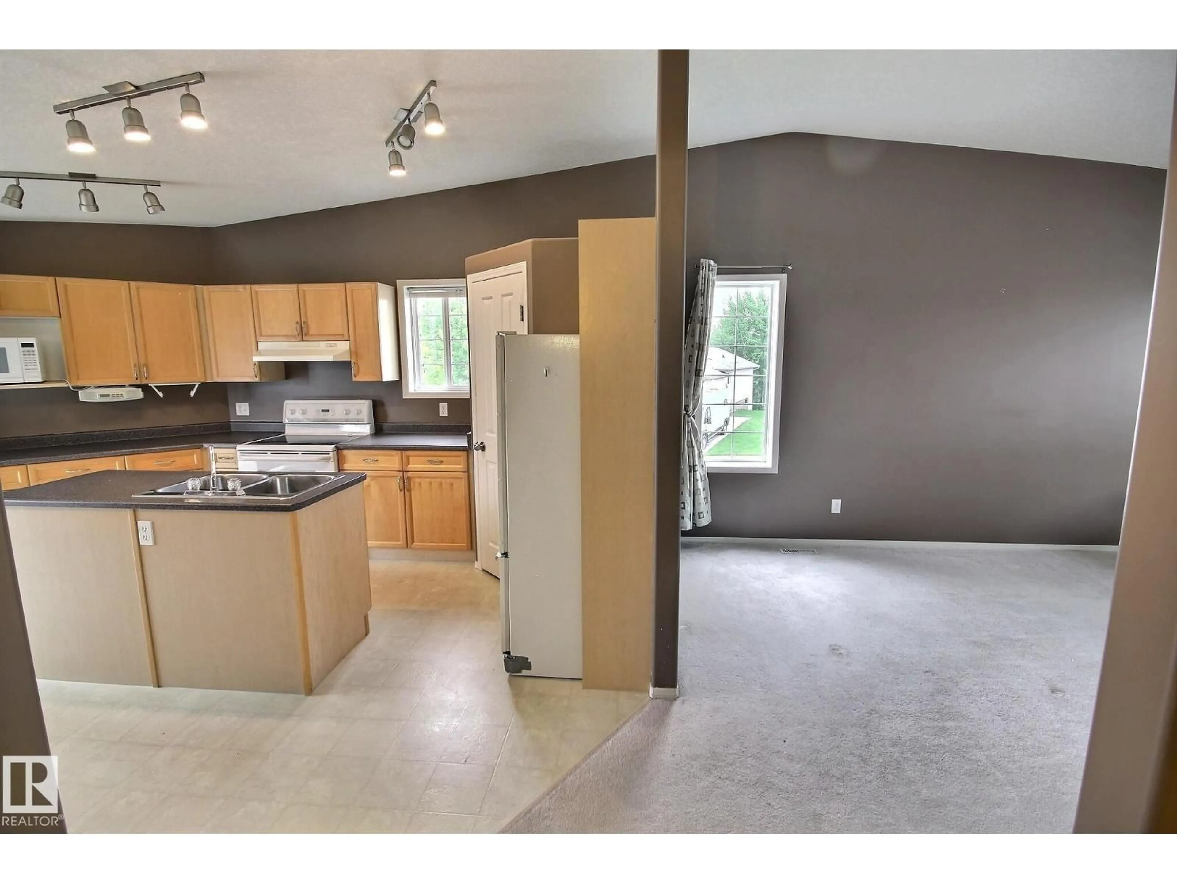 Open concept kitchen, unknown for 21 DONNELY PL, Sherwood Park Alberta T8H2B3