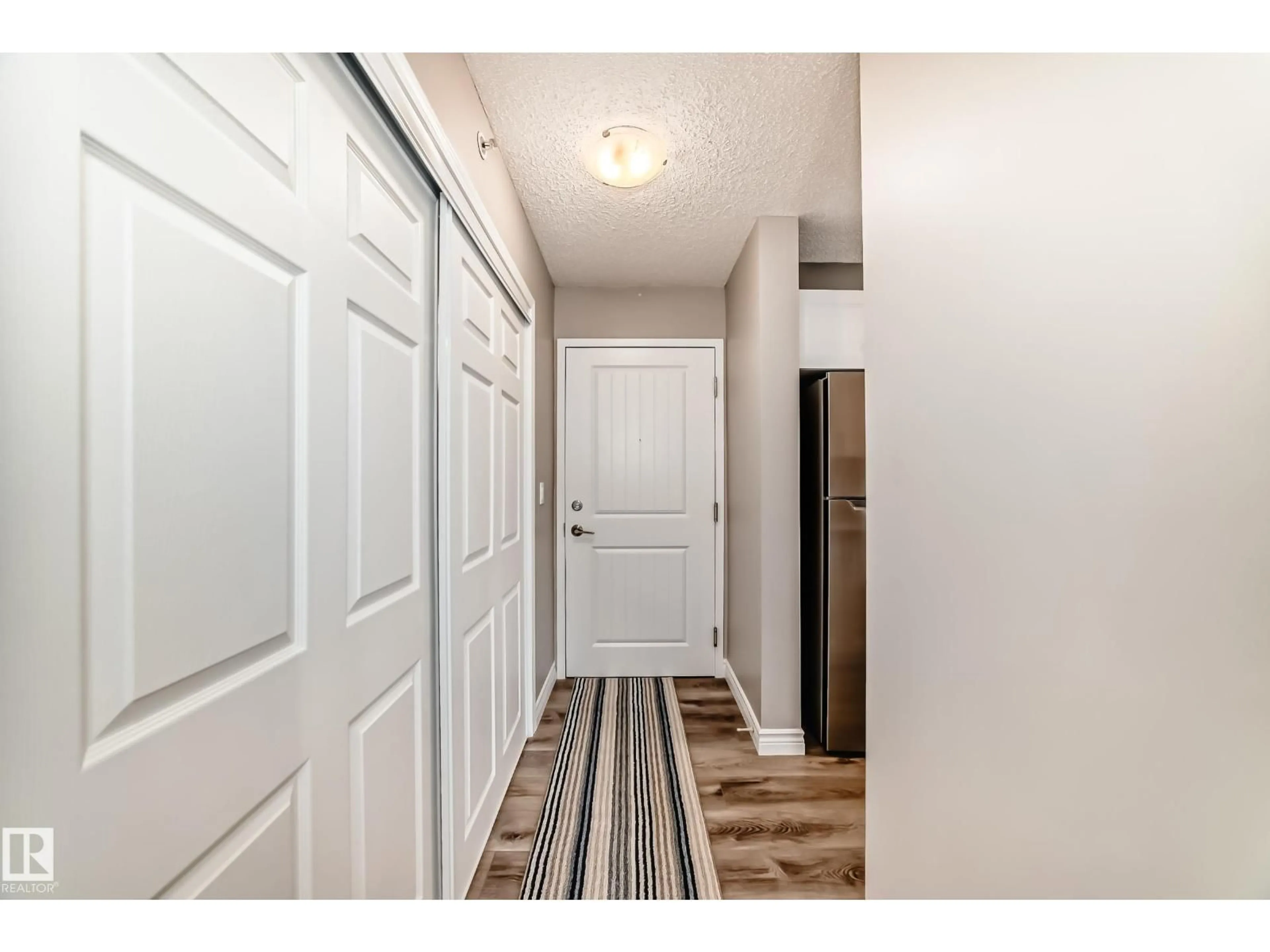 Indoor entryway for 318 - 13908 136 ST NW, Edmonton Alberta T6V1Y4