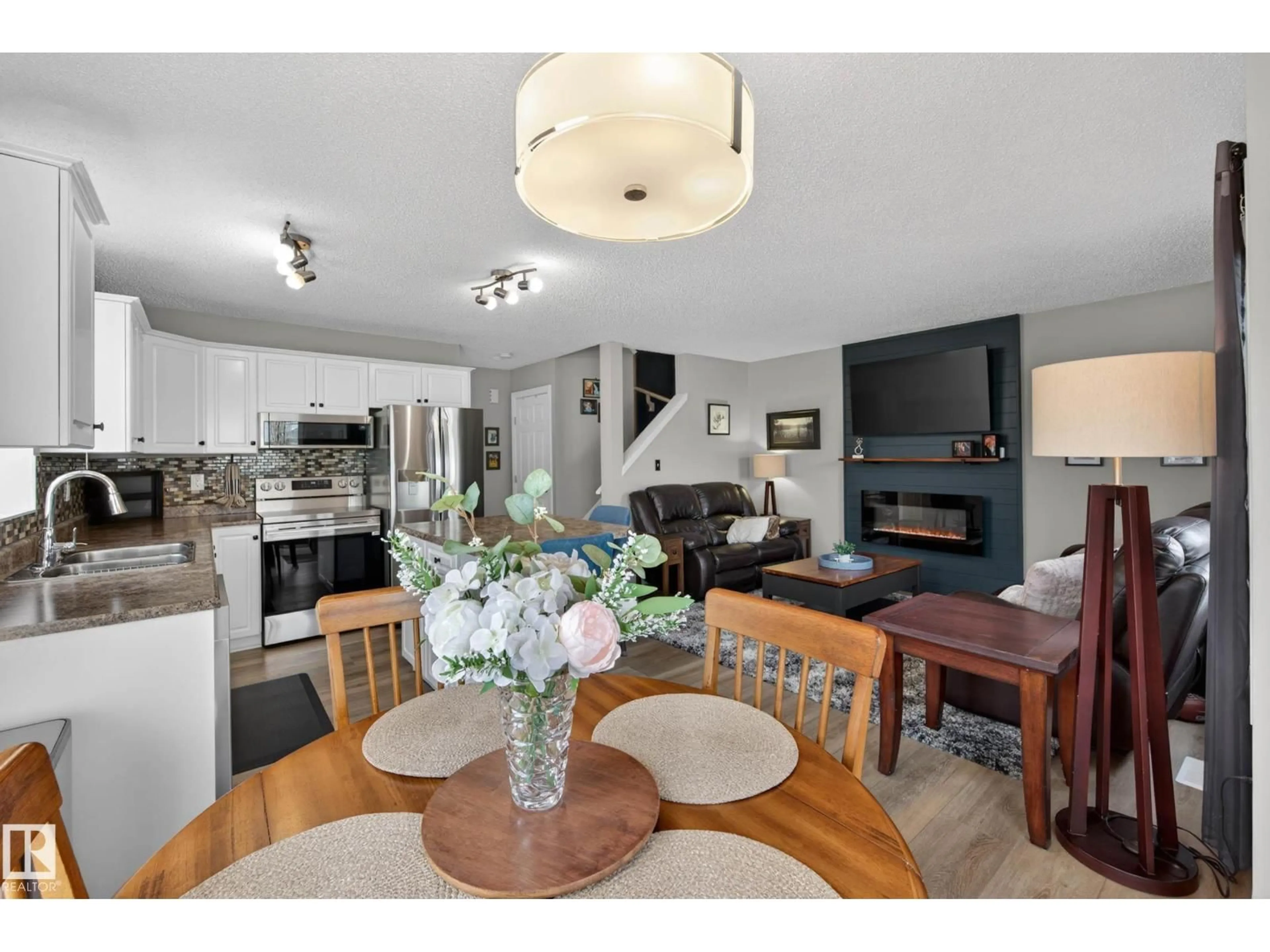 Open concept kitchen, unknown for 79 CALVERT WD, Fort Saskatchewan Alberta T8L0C4