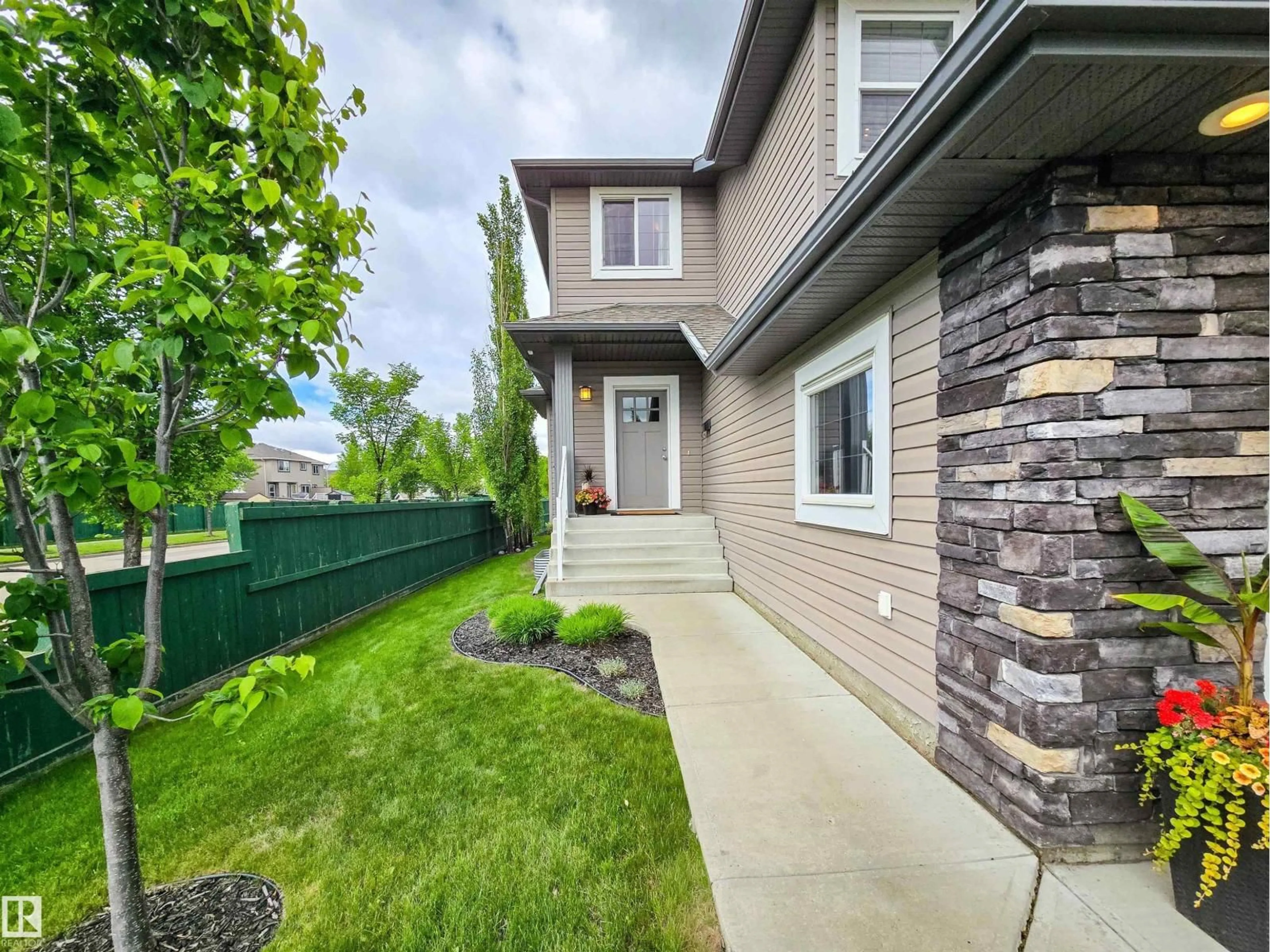 Unknown for 504 CRANDELL CT, Sherwood Park Alberta T8H0H3
