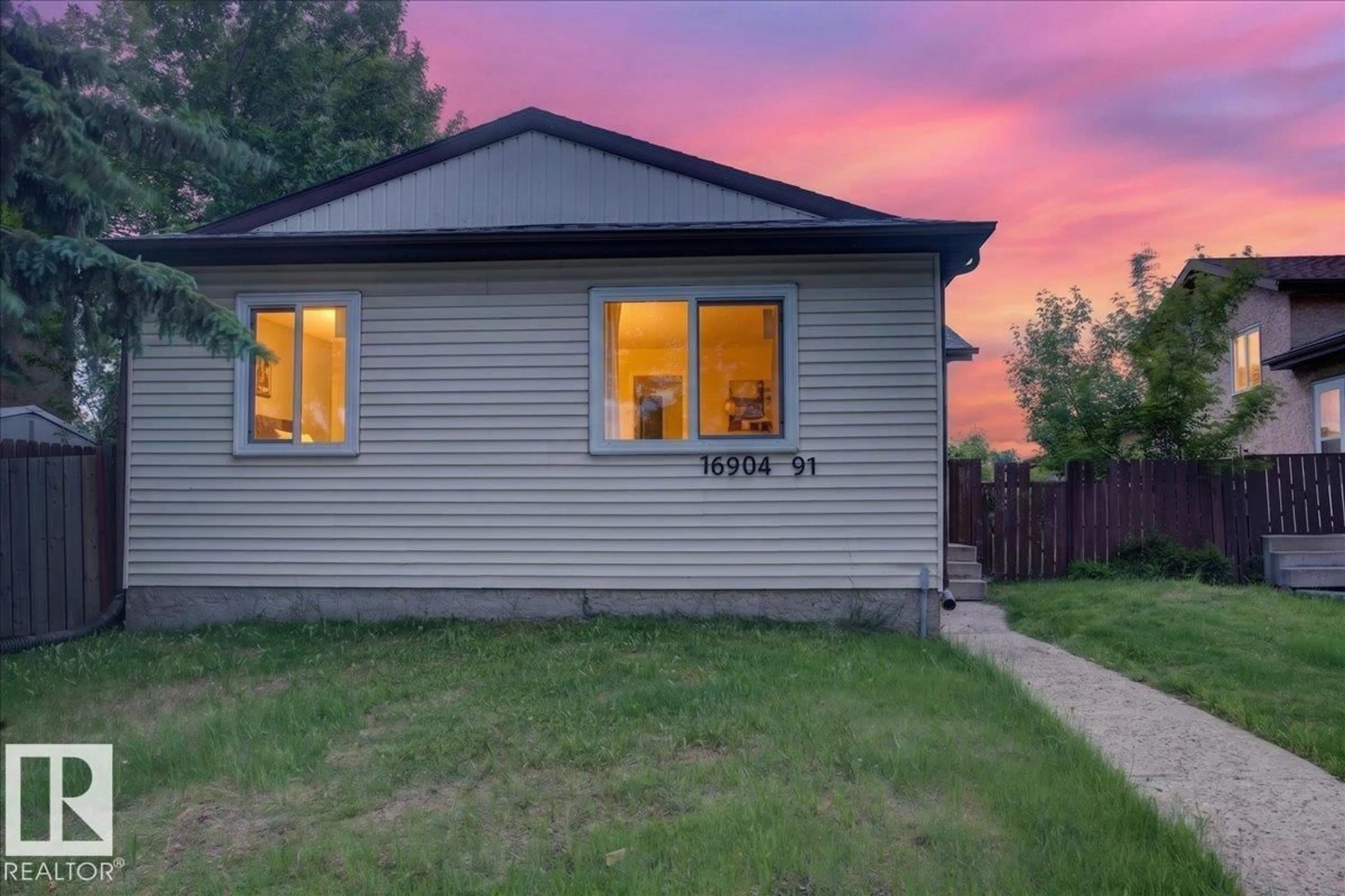 A pic from outside/outdoor area/front of a property/back of a property/a pic from drone, unknown for 16904 91 ST, Edmonton Alberta T5Z1W6