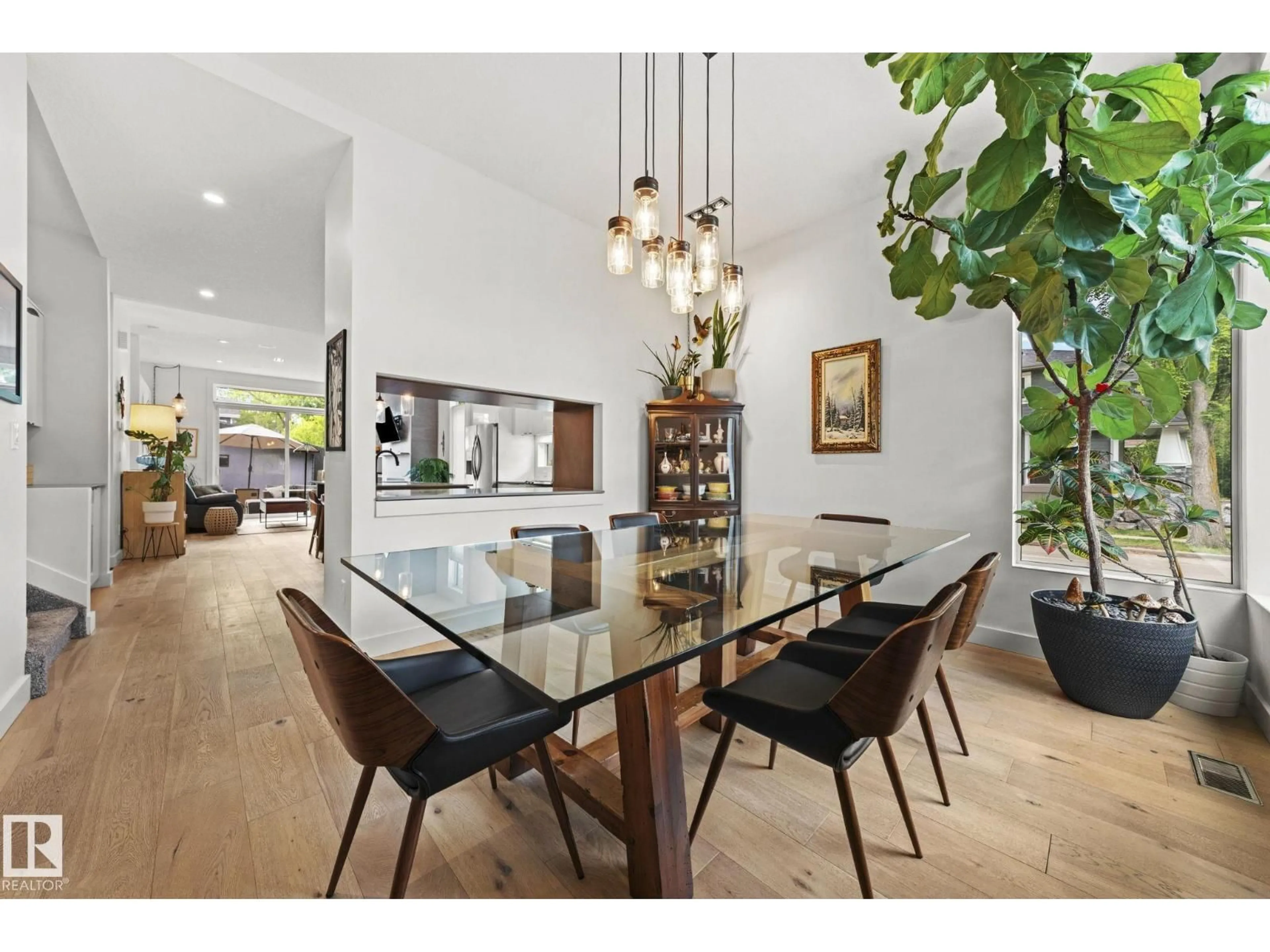 Dining room, unknown for 14379 92A AV, Edmonton Alberta T5R5E3