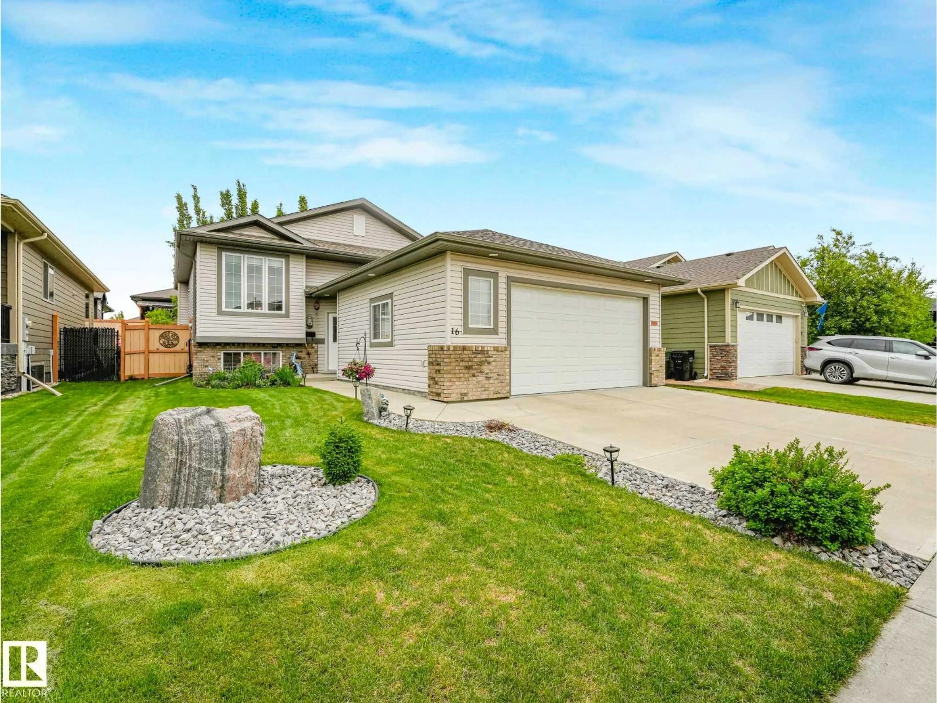 Home with vinyl exterior material, street for 16 WADE AV, Leduc Alberta T9E0N8