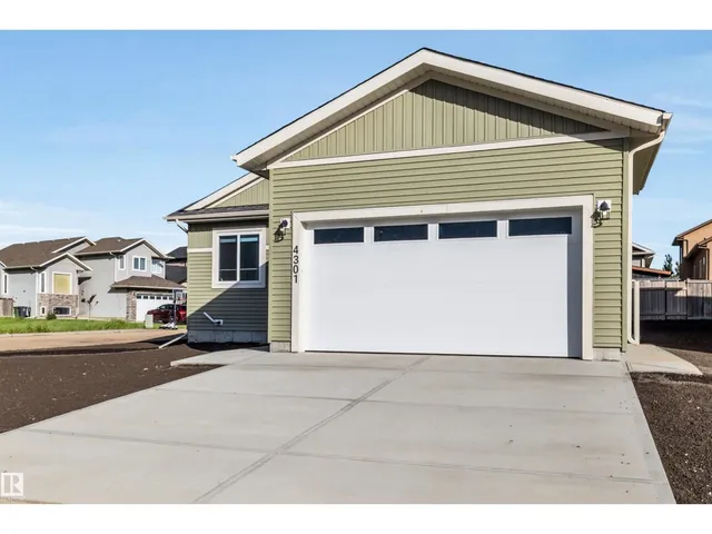 4301 CEDAR DRIVE, Wetaskiwin 2