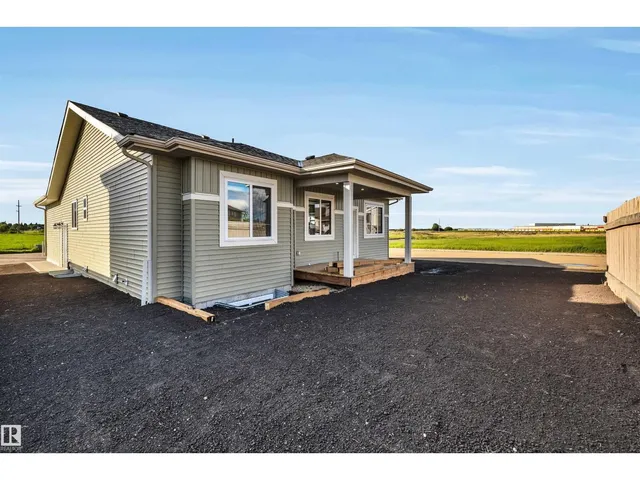 4301 CEDAR DRIVE, Wetaskiwin 5