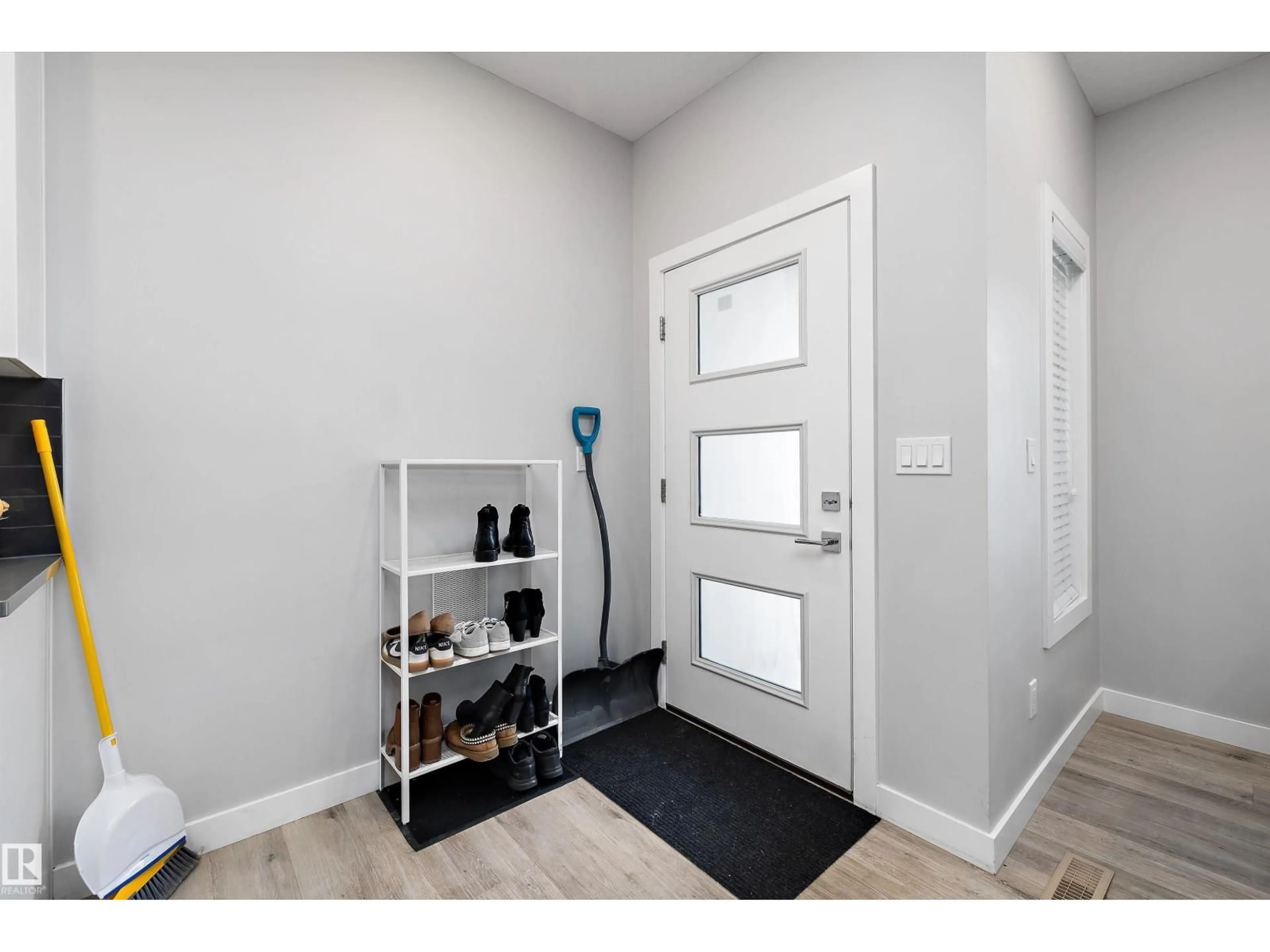 Indoor entryway for NW - 7419 106 ST, Edmonton Alberta T6E4W1