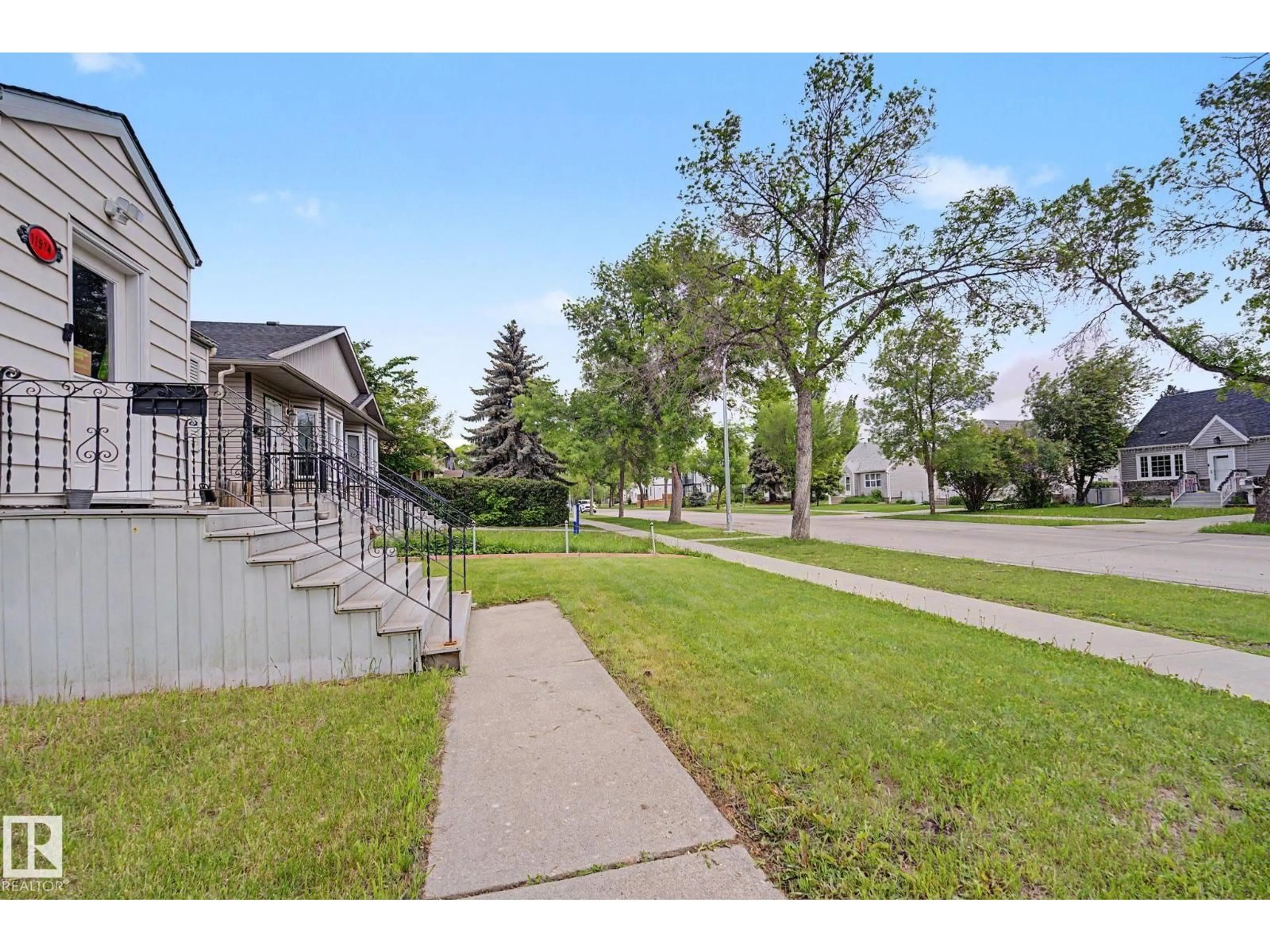 Unknown for 11914 124 ST, Edmonton Alberta T5L0M5