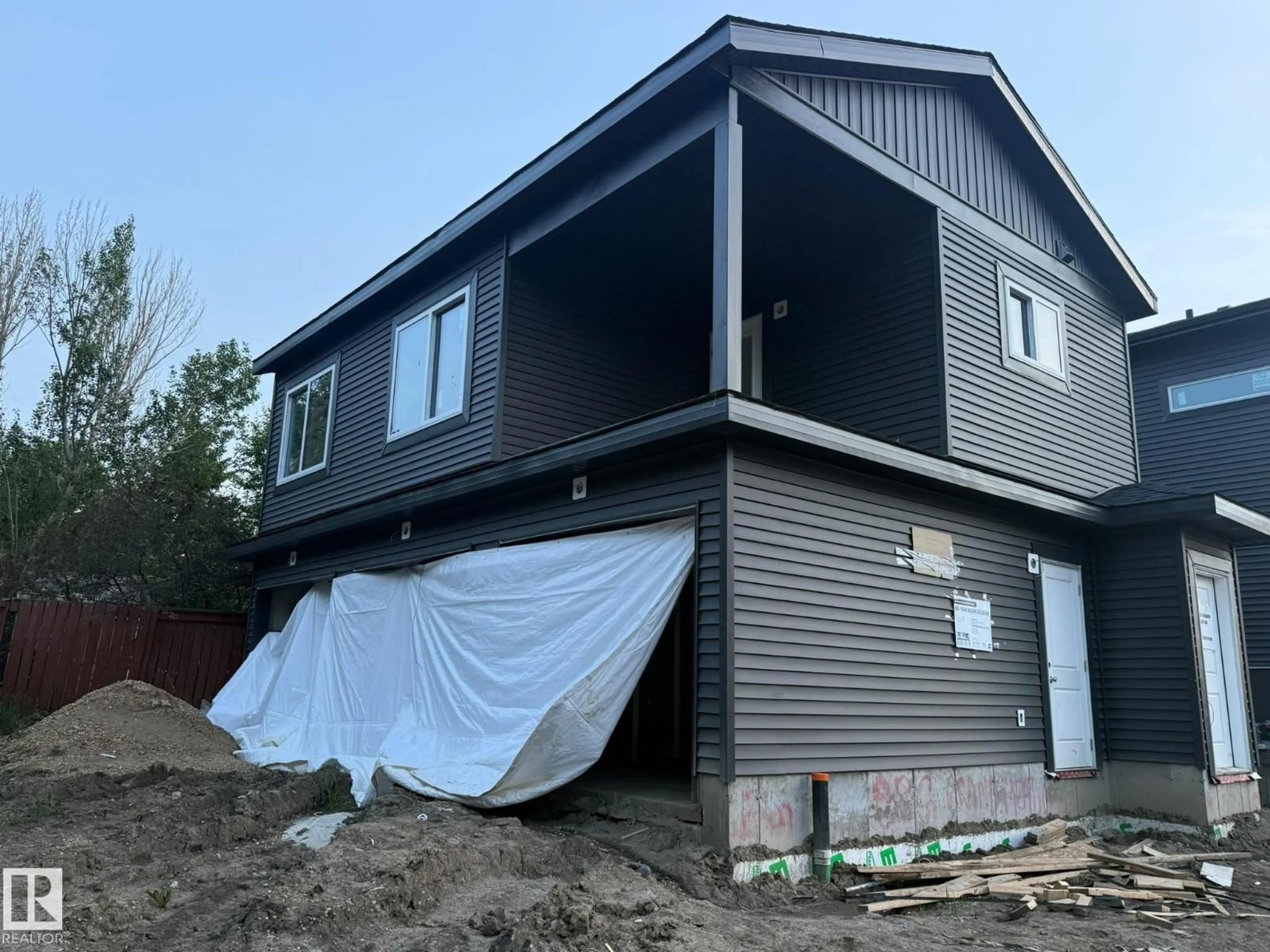 Home with vinyl exterior material, building for 88 GRAND MEADOW CR, Edmonton Alberta T6L1A2