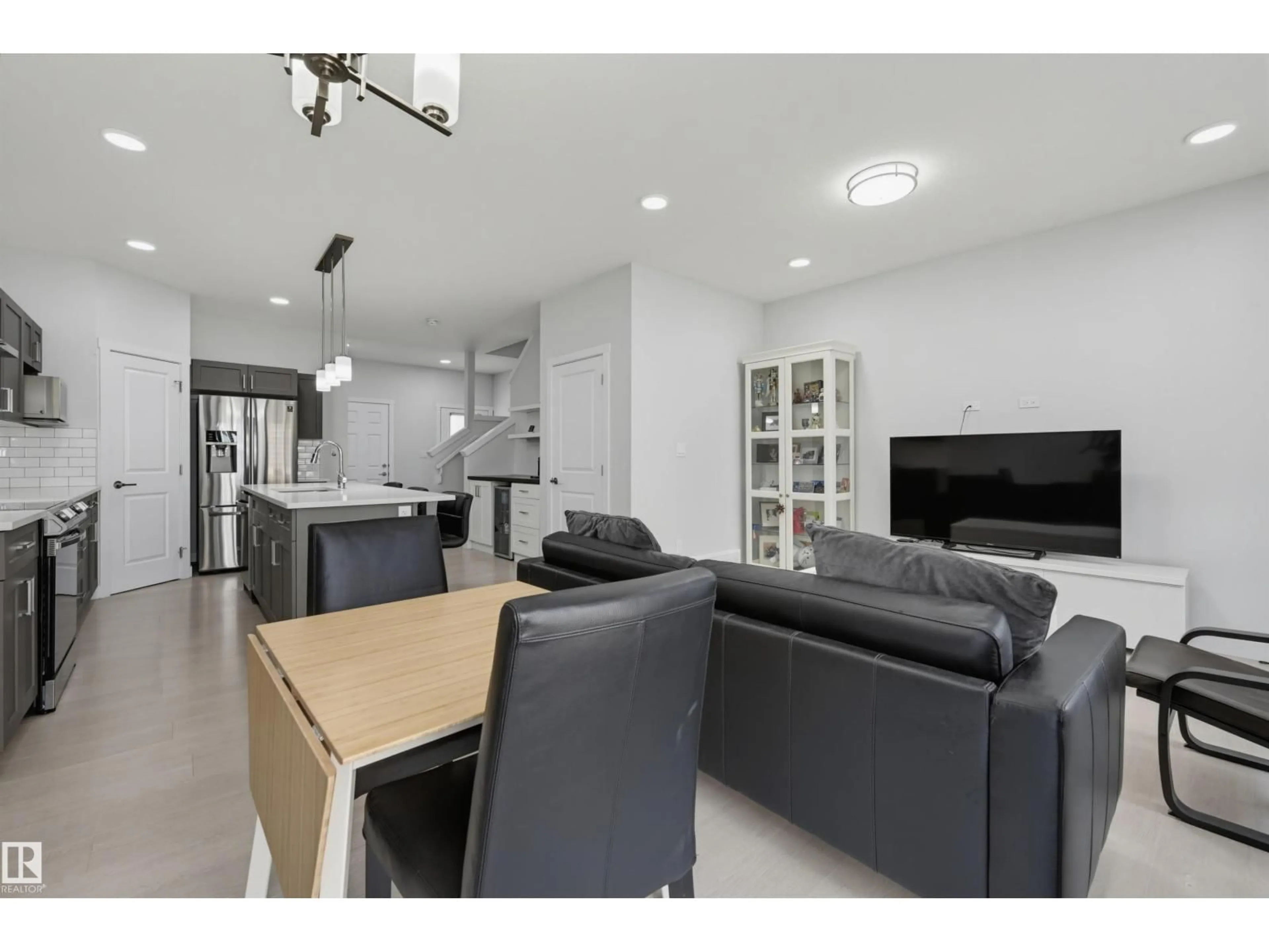 Open concept kitchen, unknown for 918 DANIELS LO, Edmonton Alberta T6W4C8