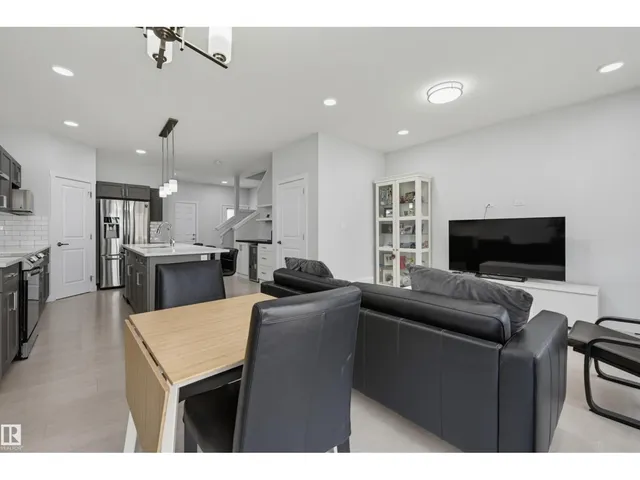 918 DANIELS LO, Edmonton 4