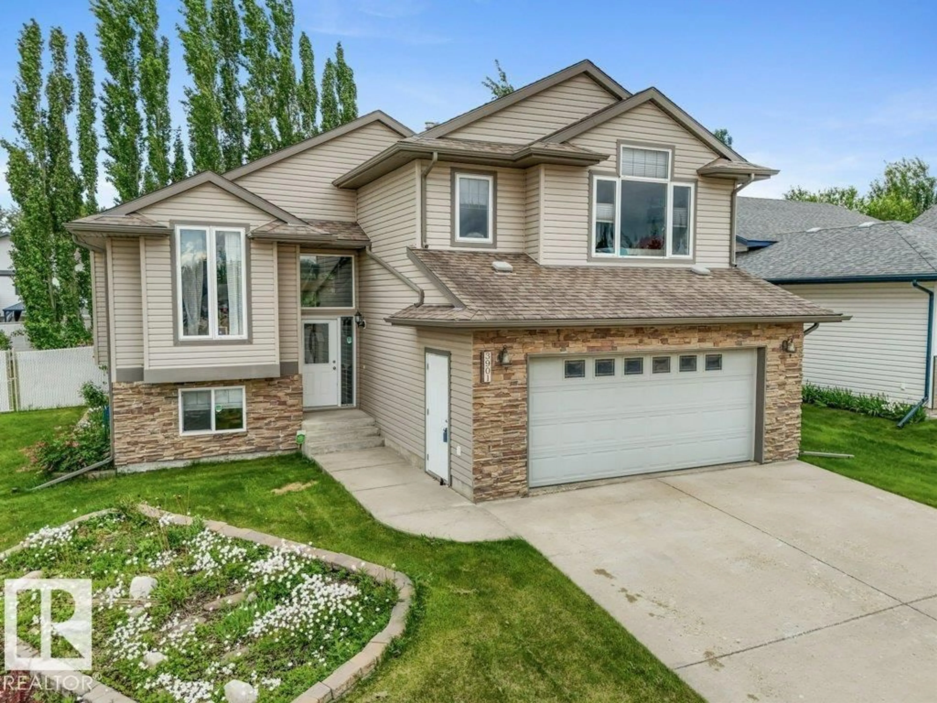 Home with brick exterior material, street for 3901 44 AV, Drayton Valley Alberta T7A0A1