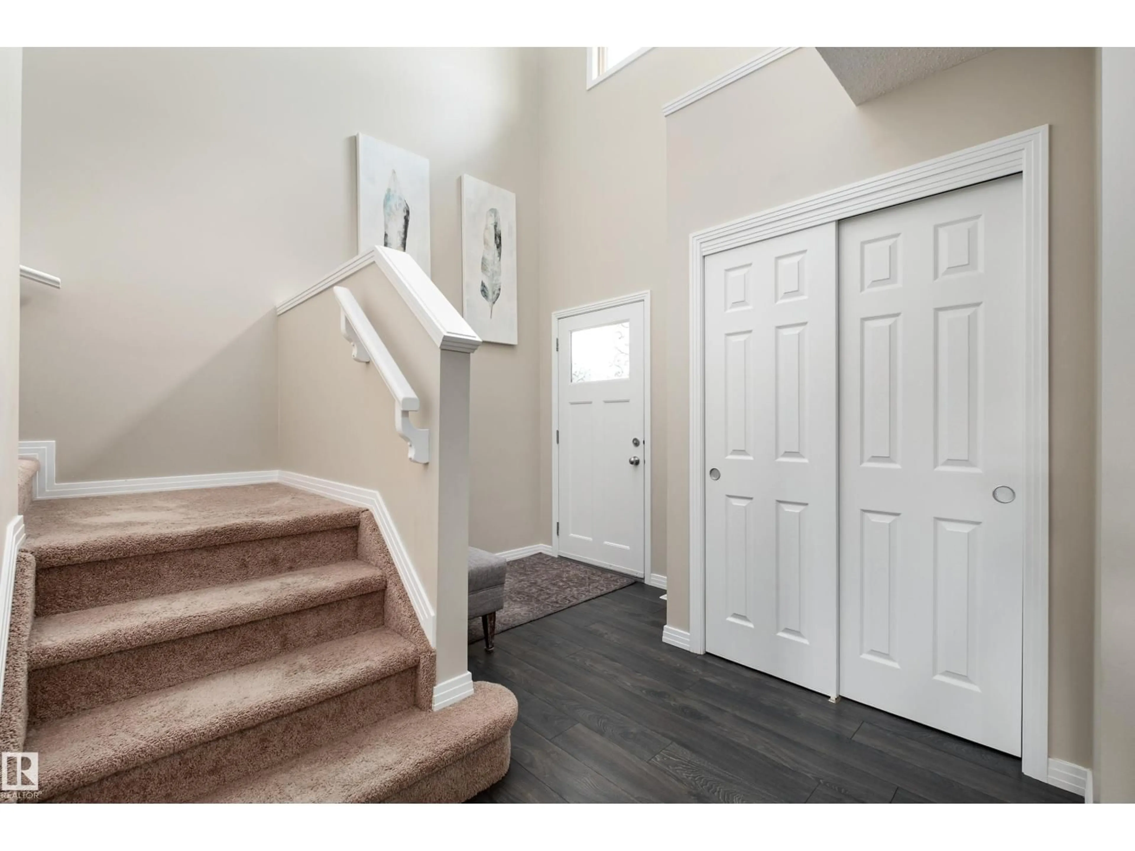 Indoor entryway for 52 VANDERBILT CM, Spruce Grove Alberta T7X0S9