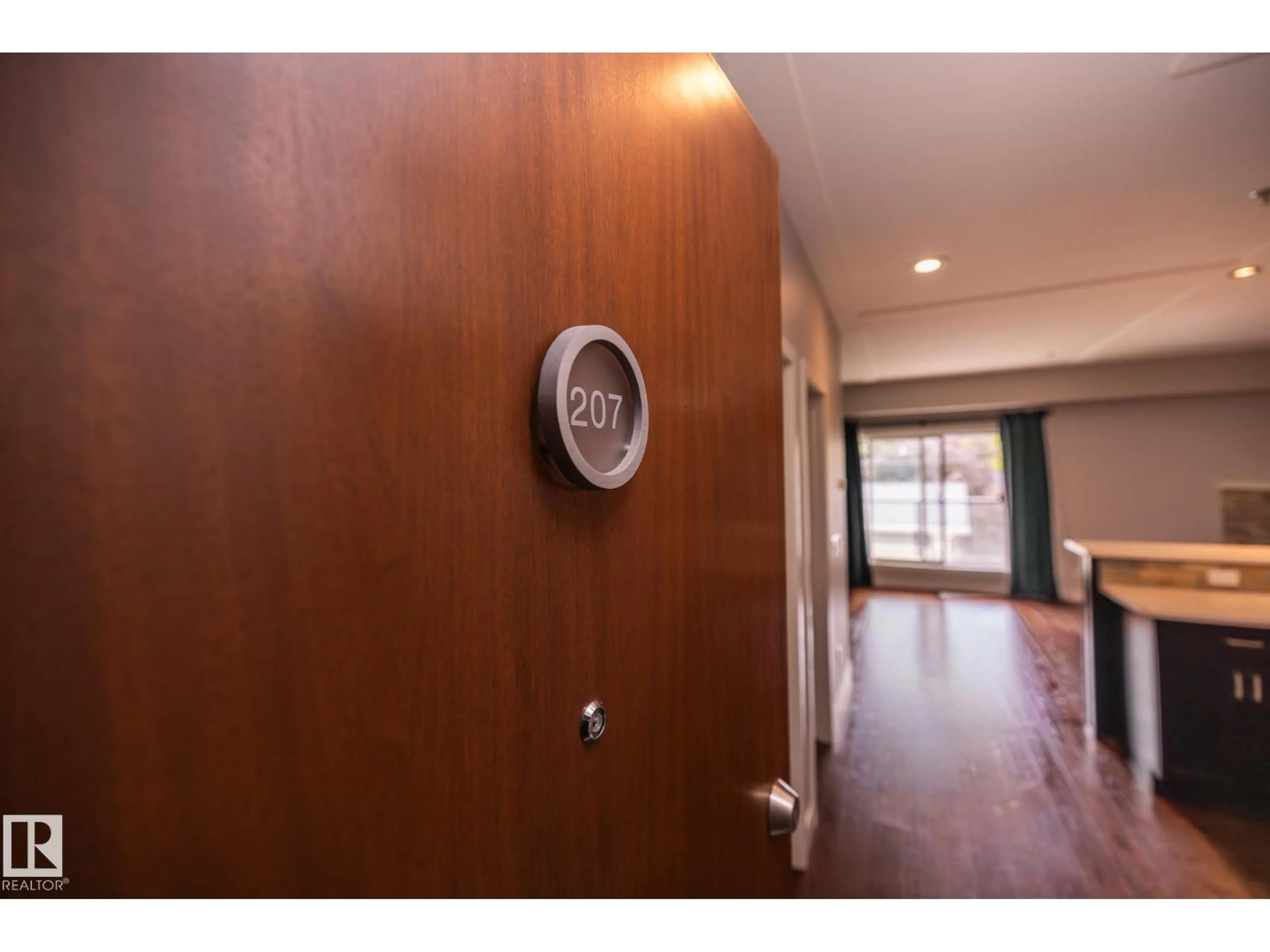 Indoor foyer for #207 - 9750 94 ST, Edmonton Alberta T6C2E3
