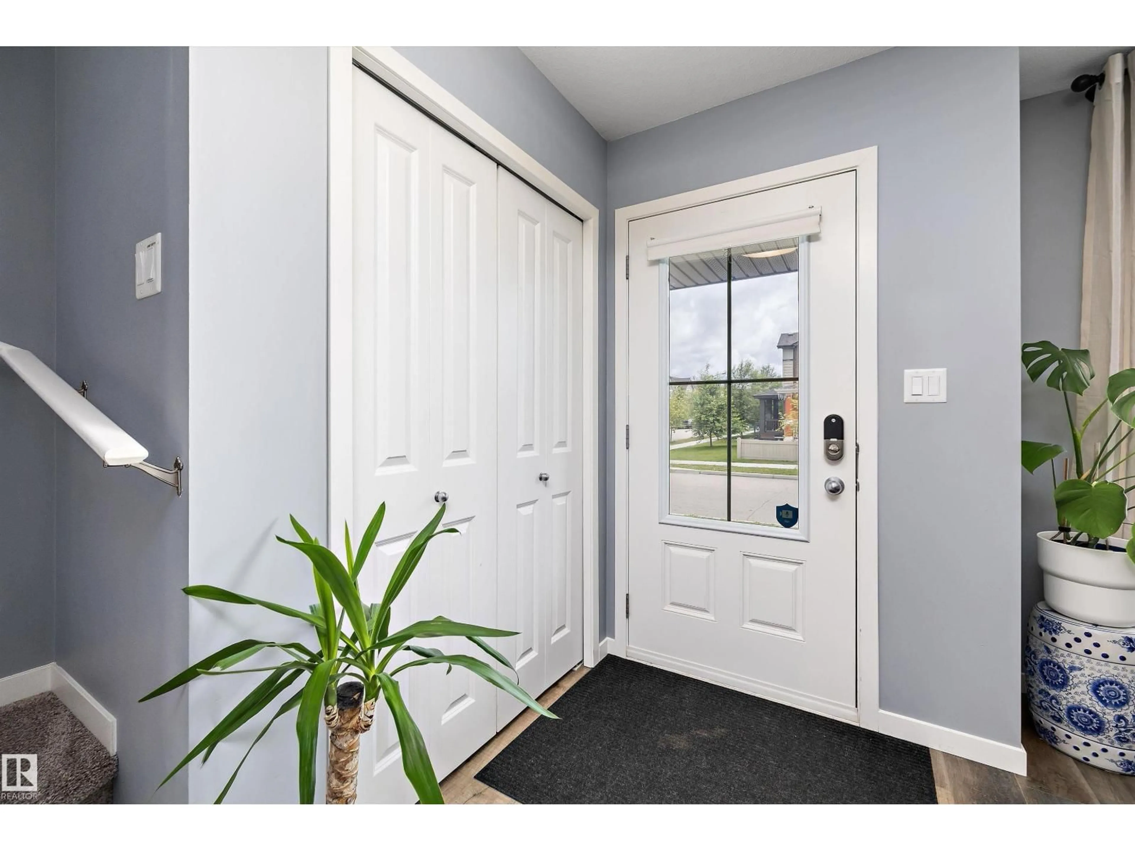 Indoor entryway for 2833 CHOKECHERRY PL, Edmonton Alberta T6X2J8