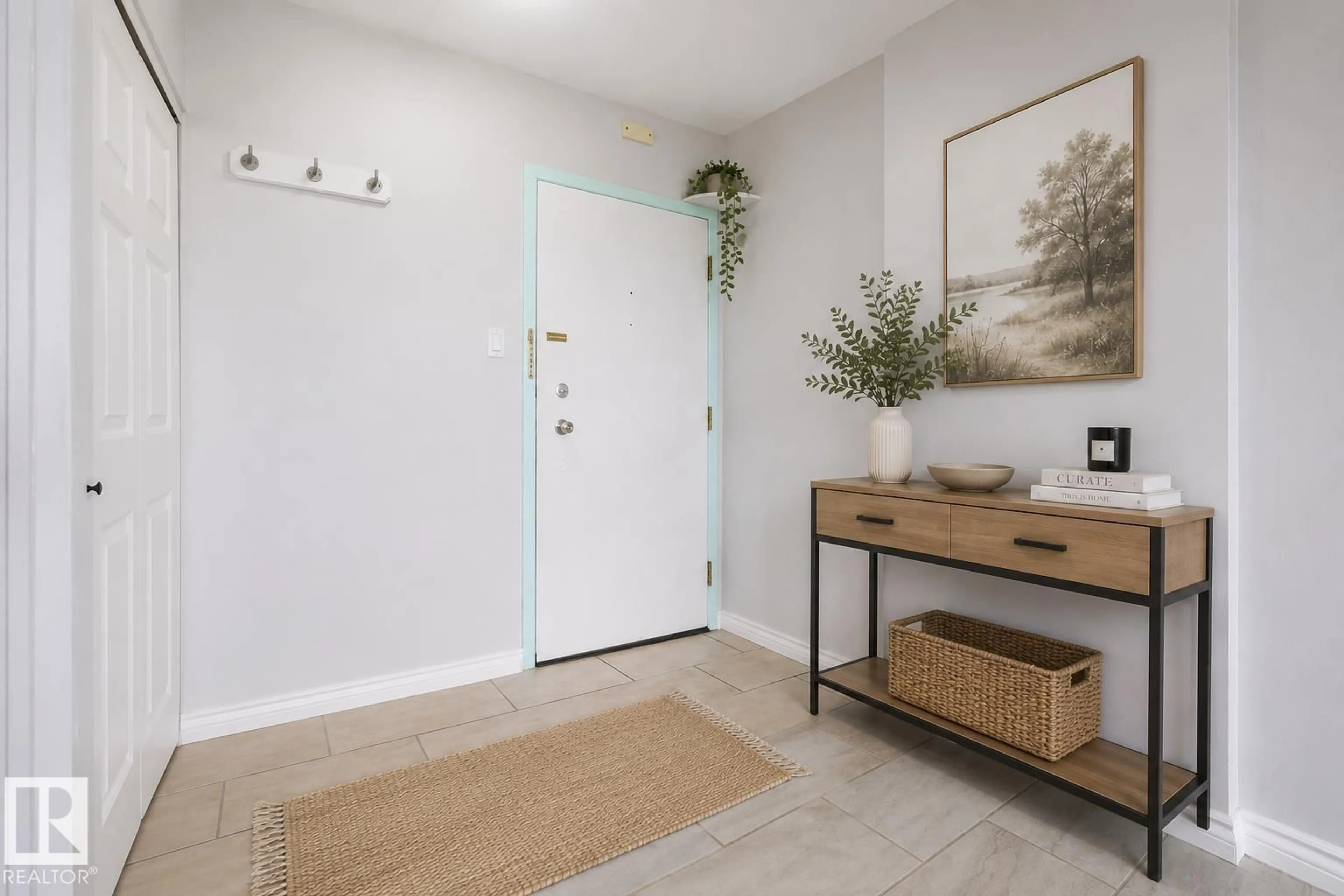 Indoor entryway for 910 12841 65 ST NW, Edmonton Alberta T5A4N4