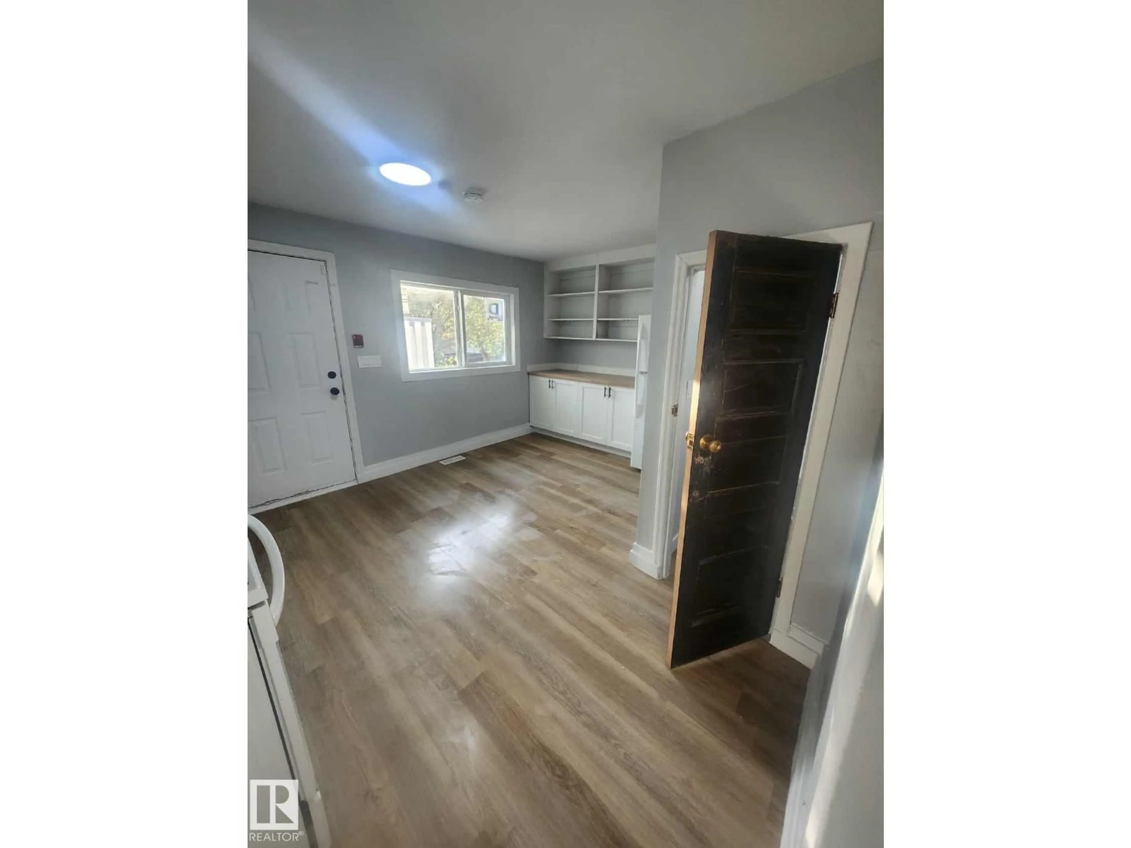 A pic of a room for 11308 94 ST, Edmonton Alberta T5G1H3