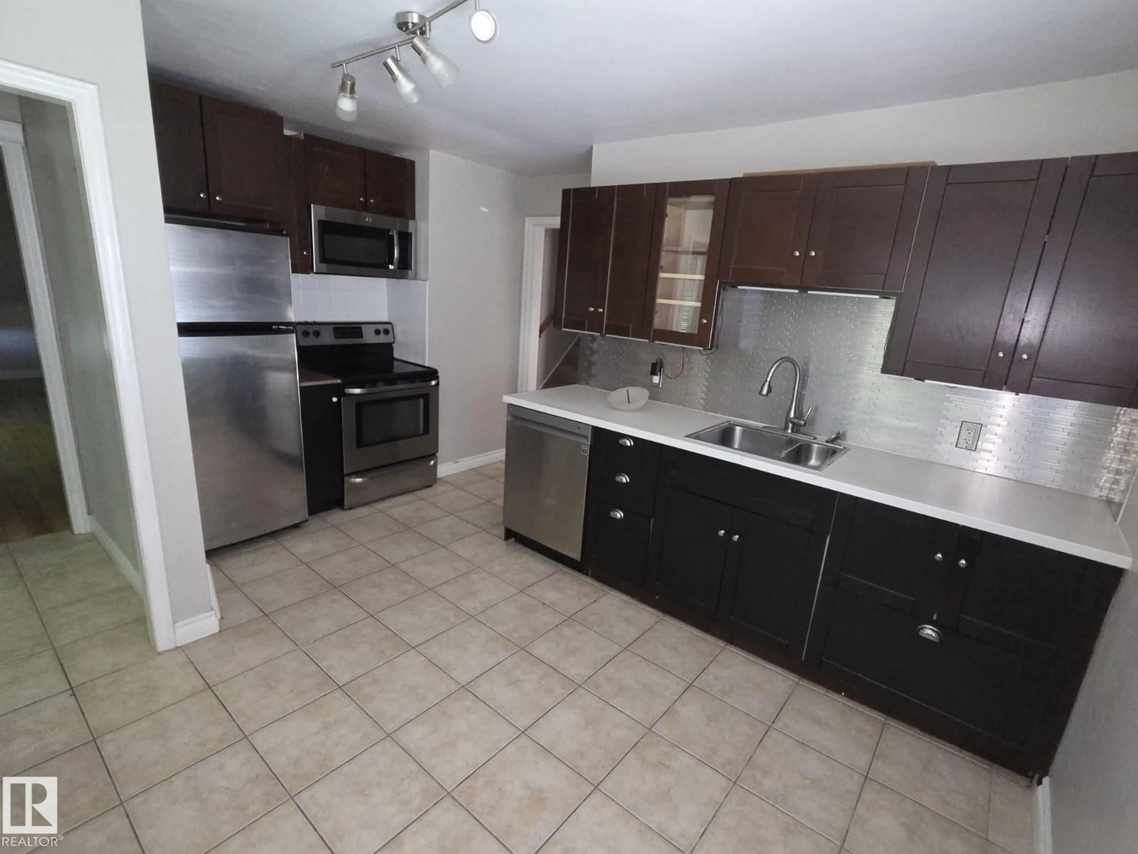 Standard kitchen, ceramic/tile floor for 12418 93 ST, Edmonton Alberta T6G1G5