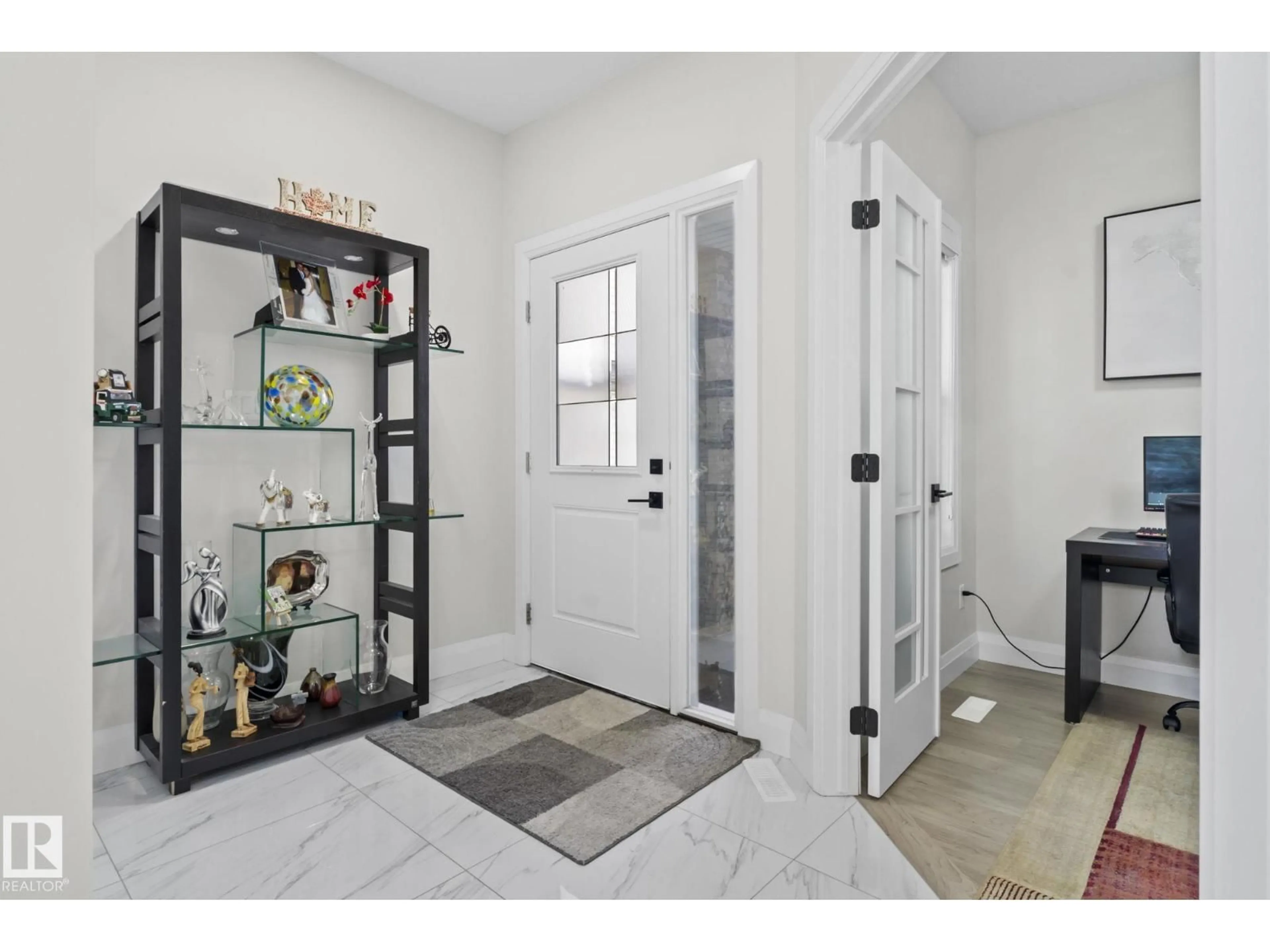 Indoor entryway for 6423 175 AV, Edmonton Alberta T5Y4A8