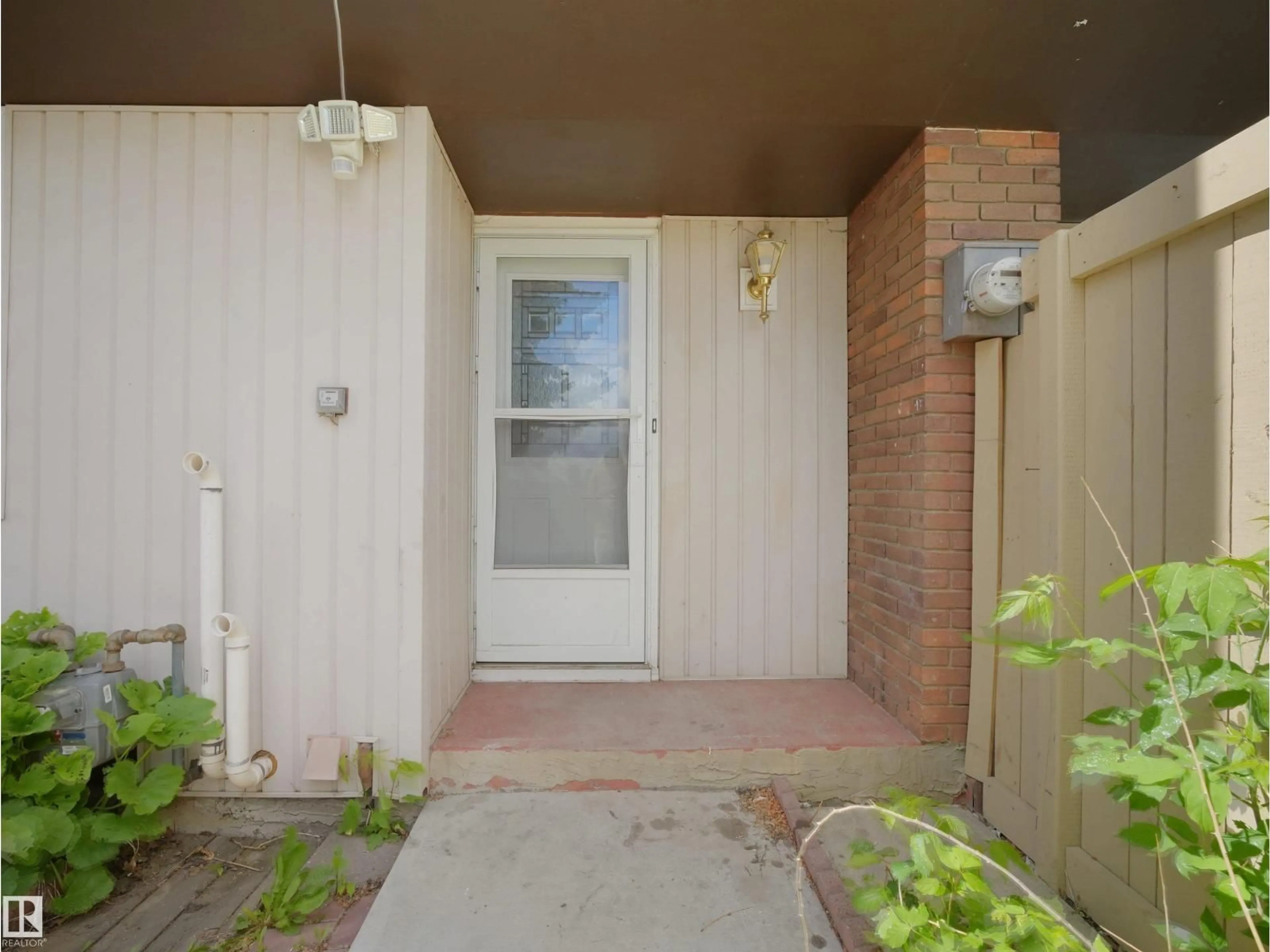 Indoor entryway for #4 - 14110 80 ST, Edmonton Alberta T5C1L6