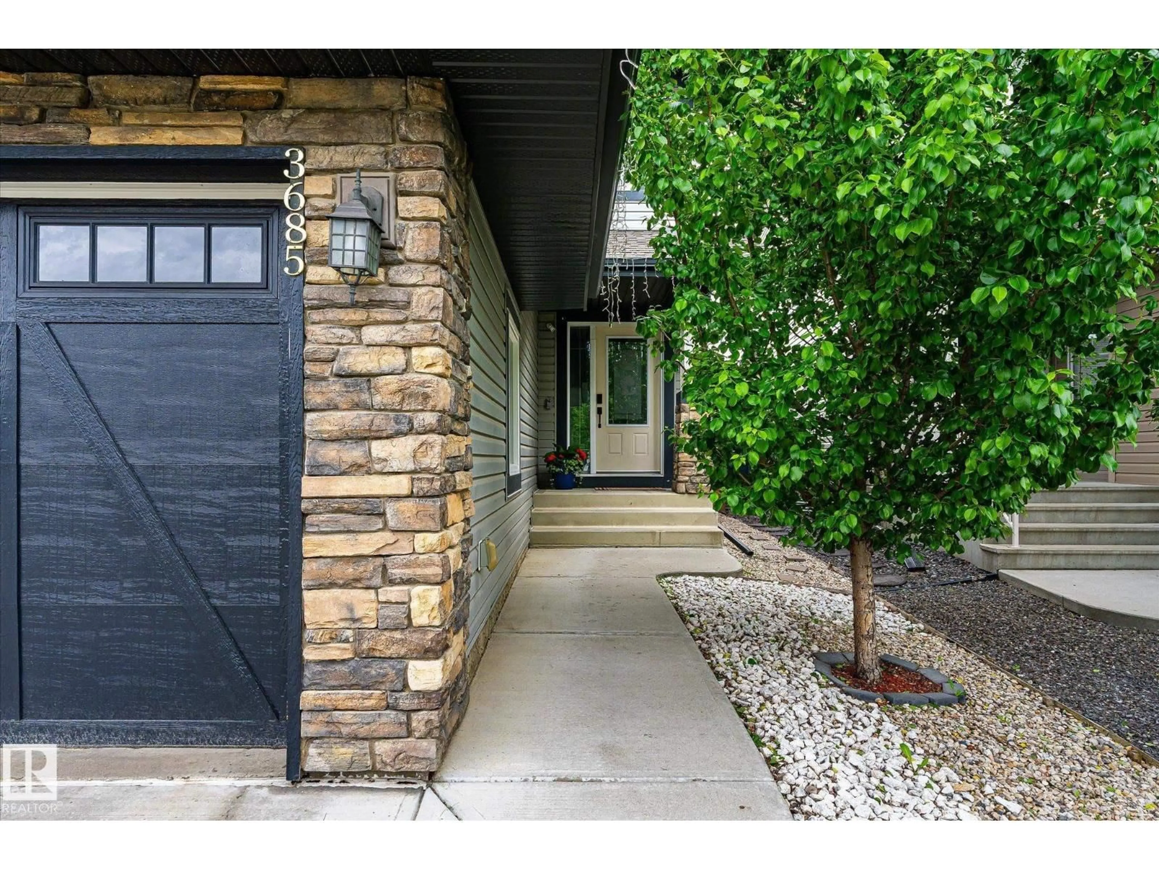 Indoor entryway for 3685 WESTCLIFF WY, Edmonton Alberta T6W2T1