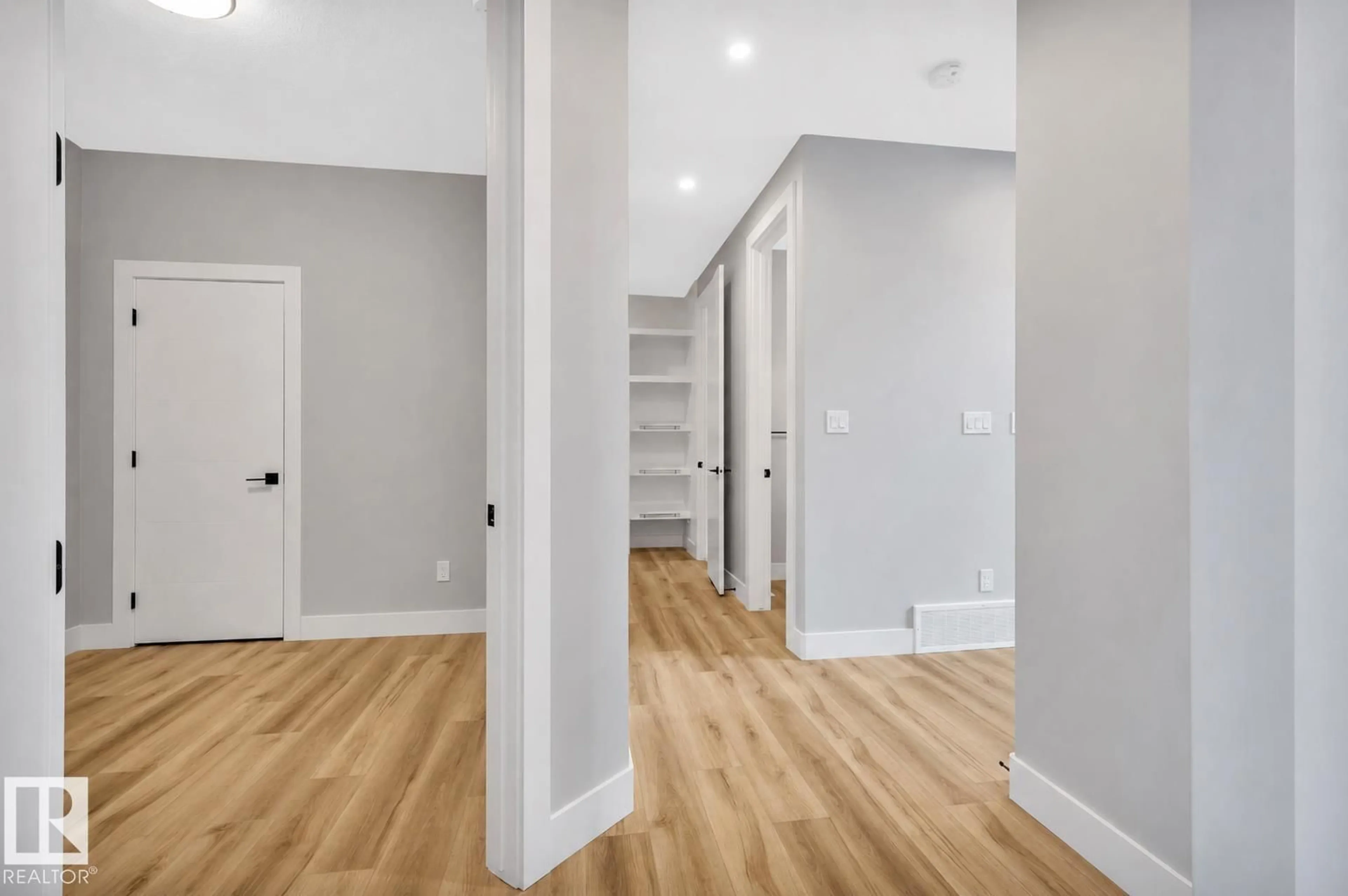 Indoor entryway for 3198 GRANVILLE DR, Edmonton Alberta T8L0G6