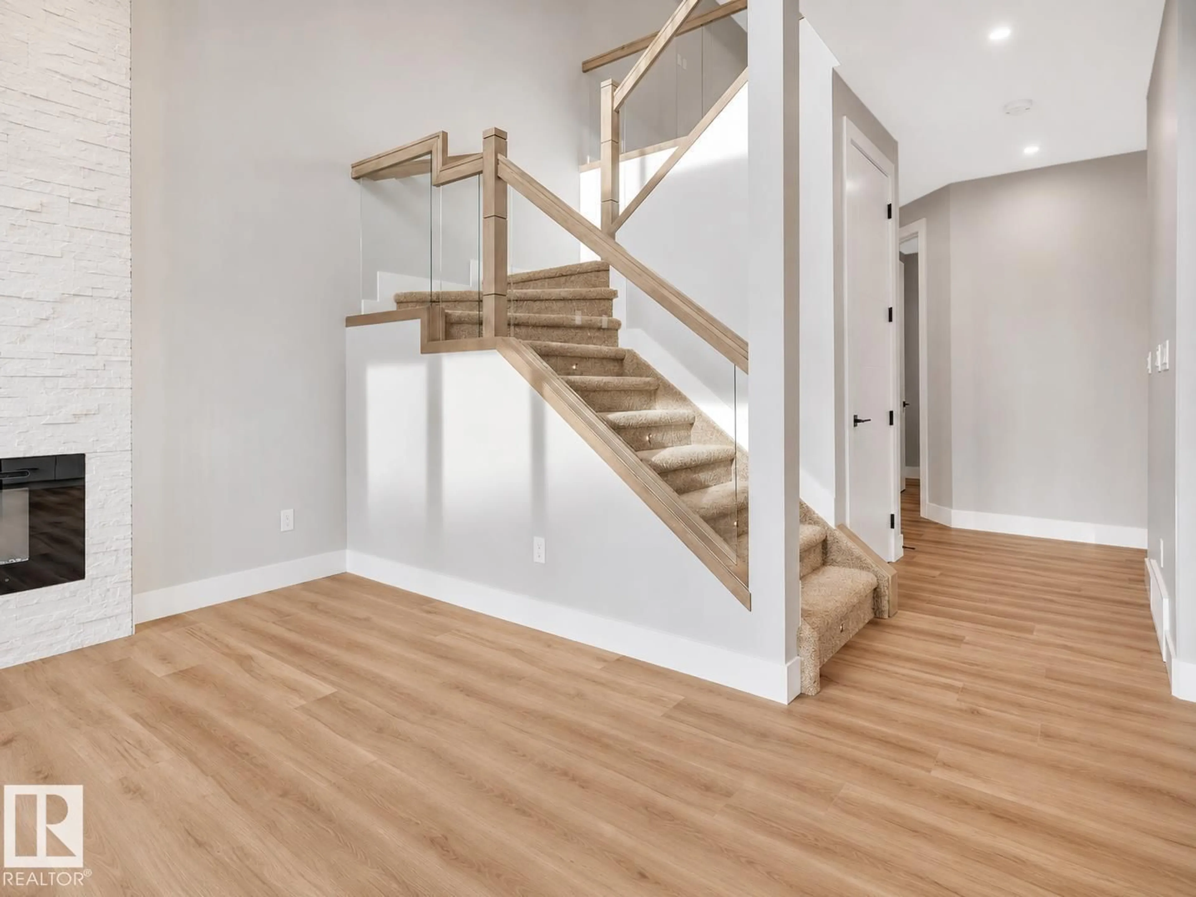 Stairs for 3198 GRANVILLE DR, Edmonton Alberta T8L0G6