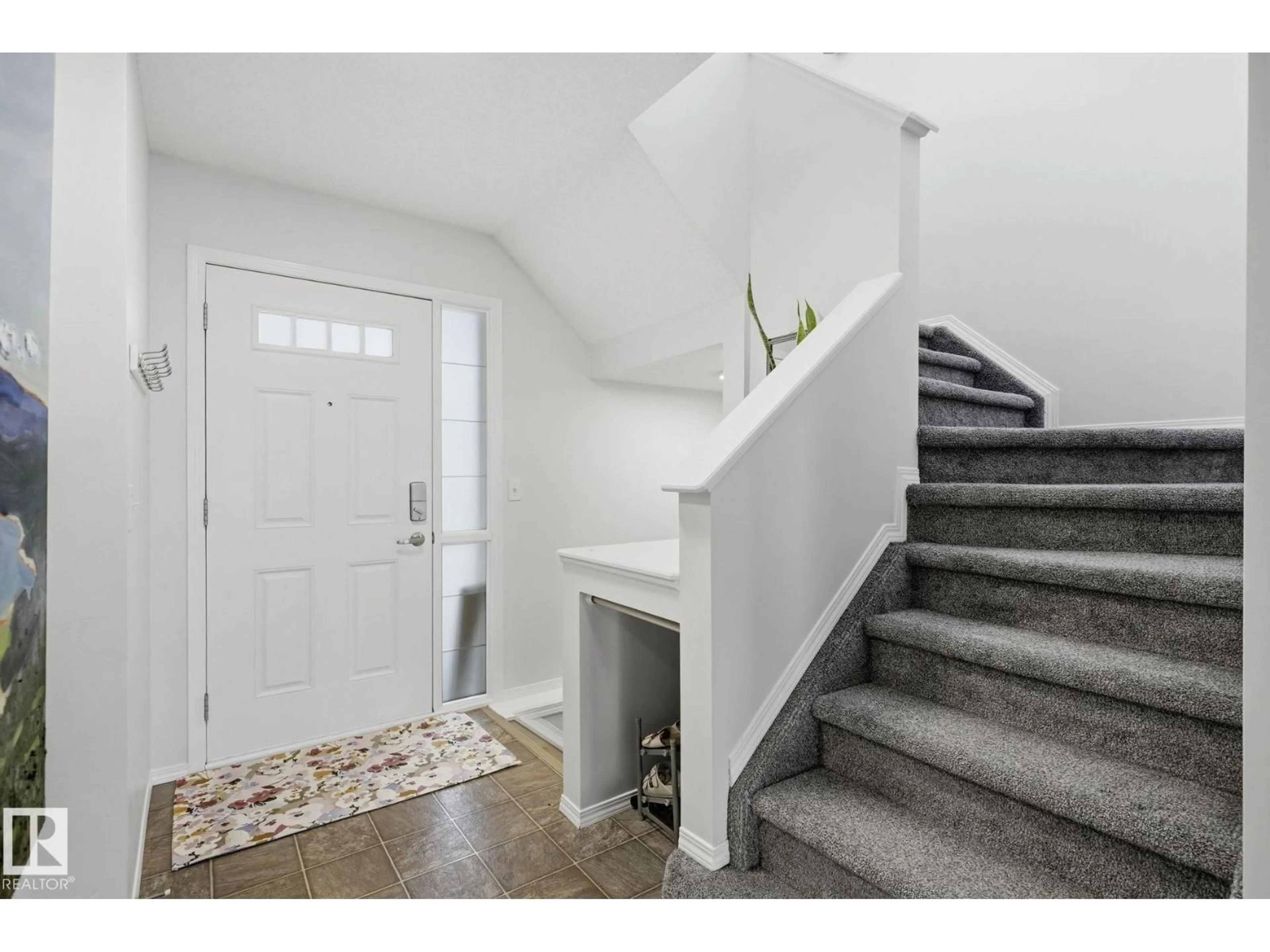 Indoor entryway for 113 DOUGLAS LN, Leduc Alberta T9E0E4