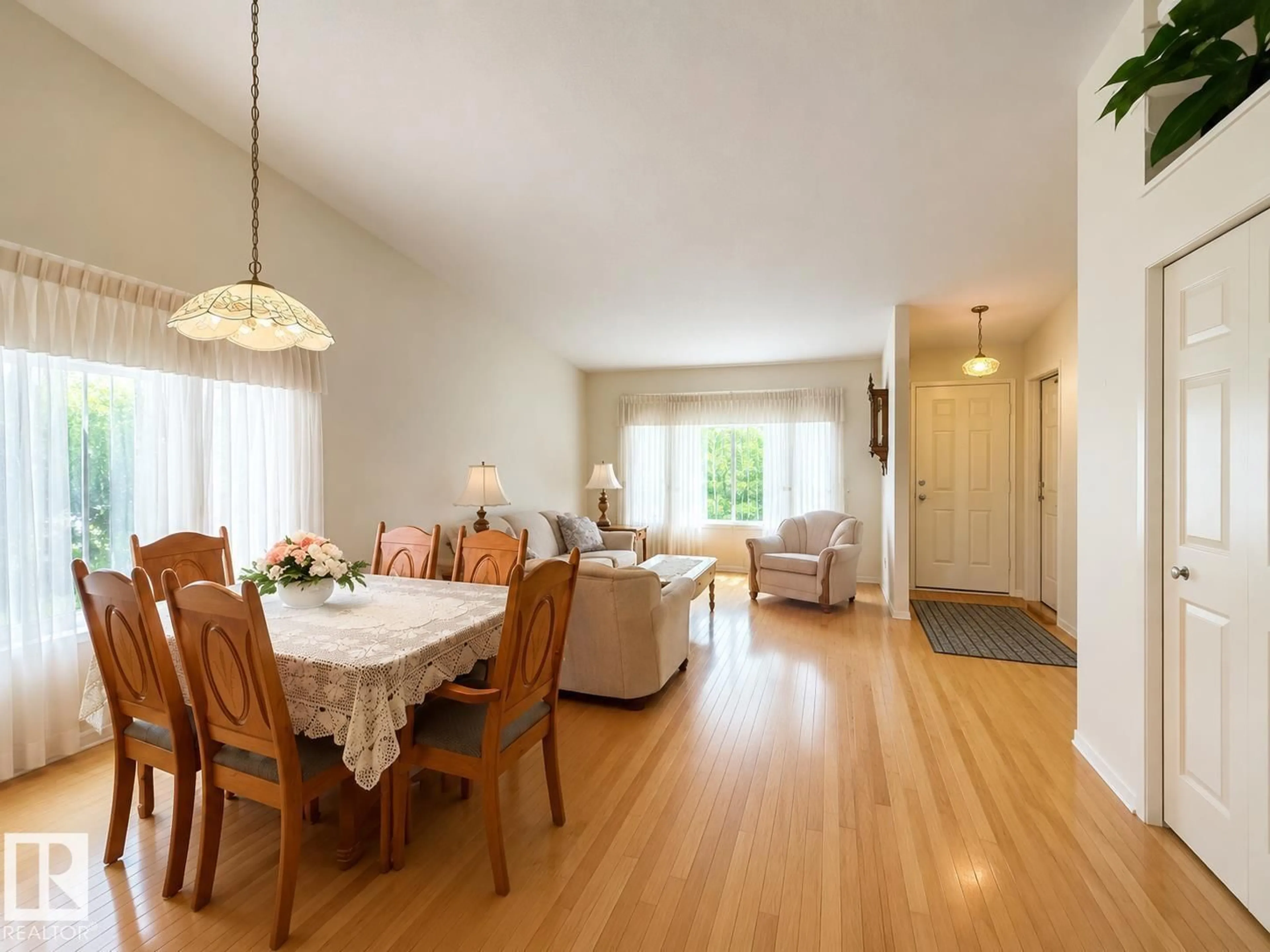 Dining room, wood/laminate floor for 1 MUNRO CO, Leduc Alberta T9E6N6
