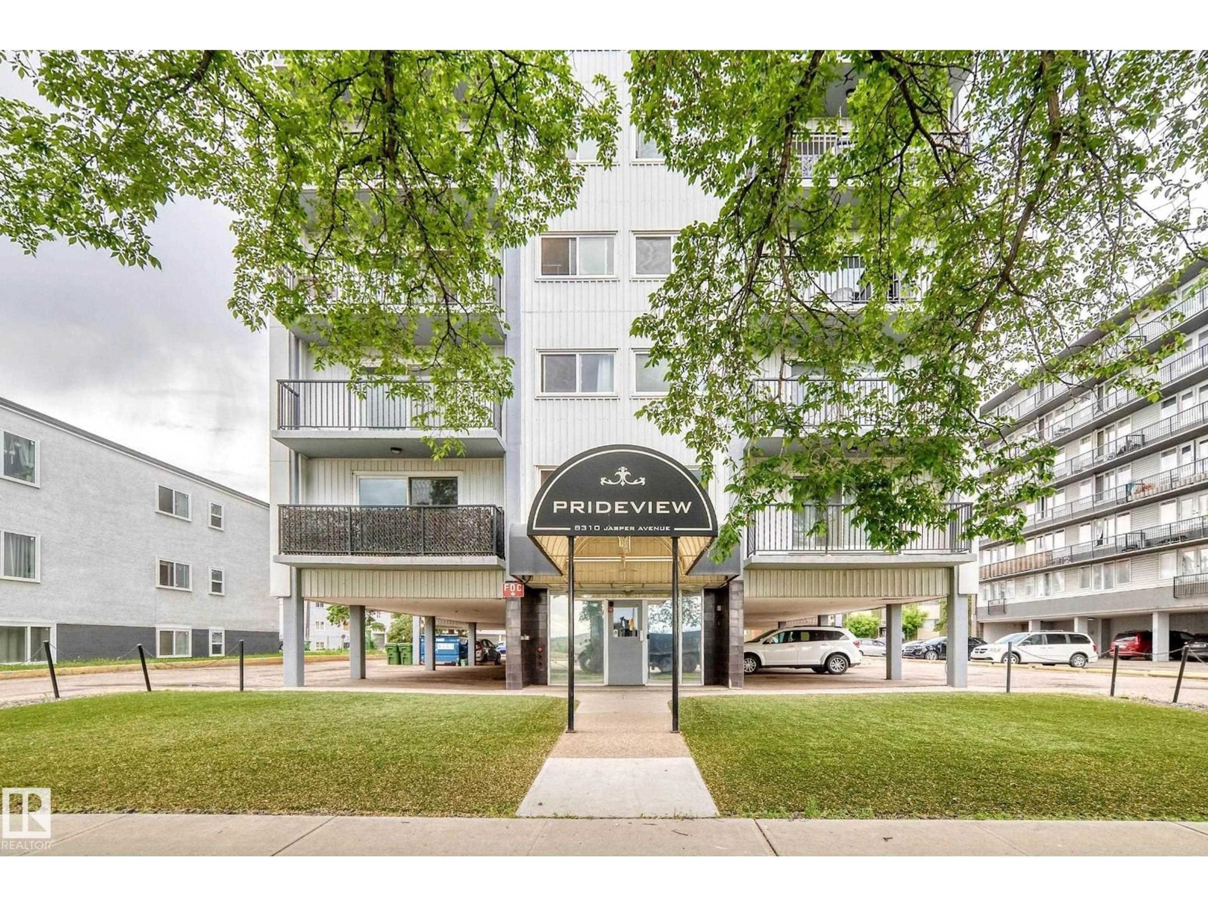 Indoor foyer for 8310 - 505 JASPER AV, Edmonton Alberta T5H3S3