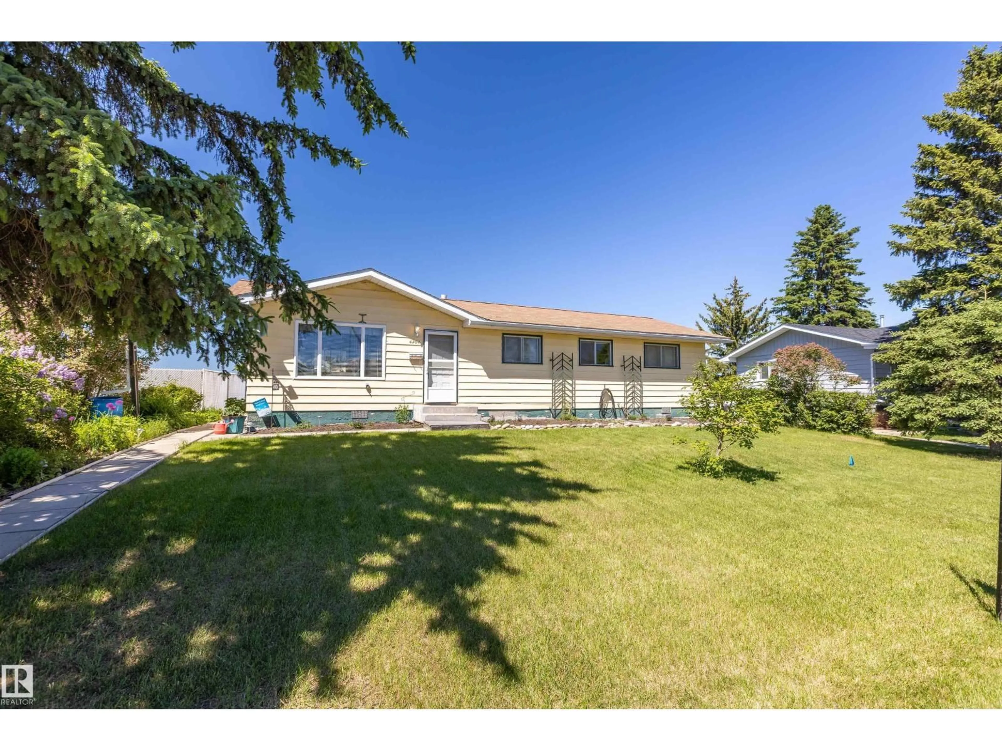 A pic from outside/outdoor area/front of a property/back of a property/a pic from drone, unknown for 4904 56 AVE, Wildwood Alberta T0E2M0