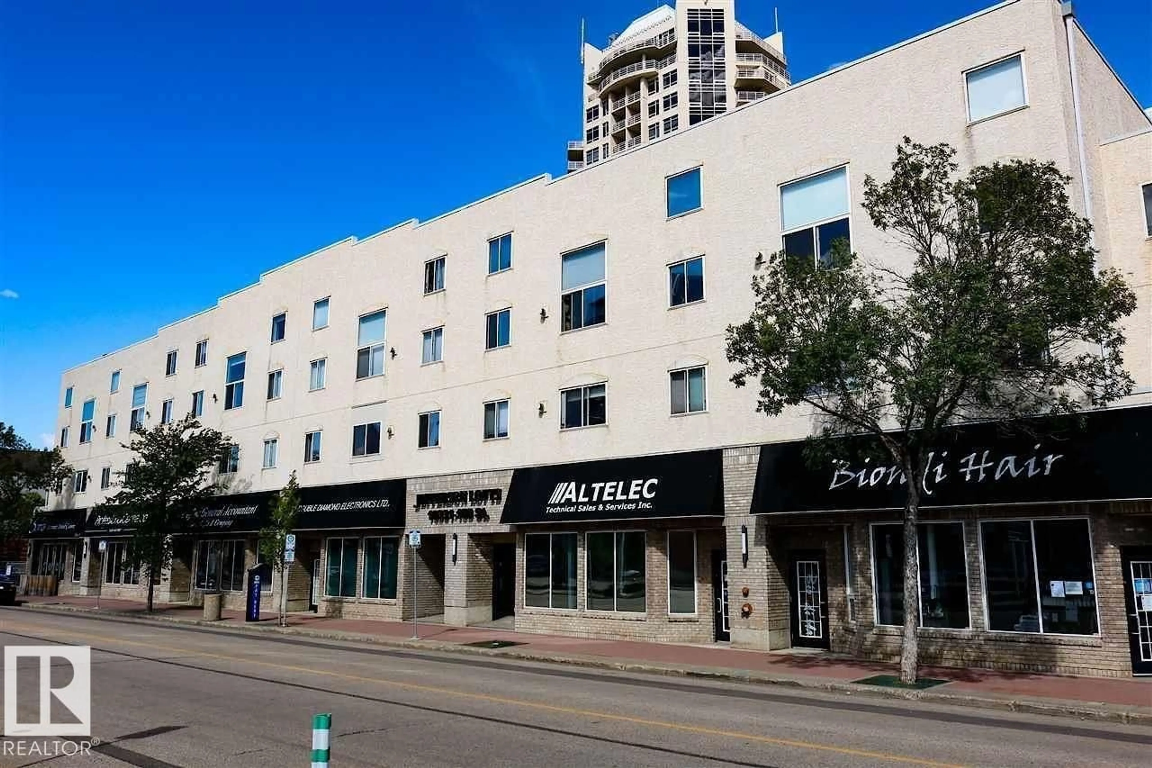 Patio, building for #35 - 10331 106 ST, Edmonton Alberta T5J1H8
