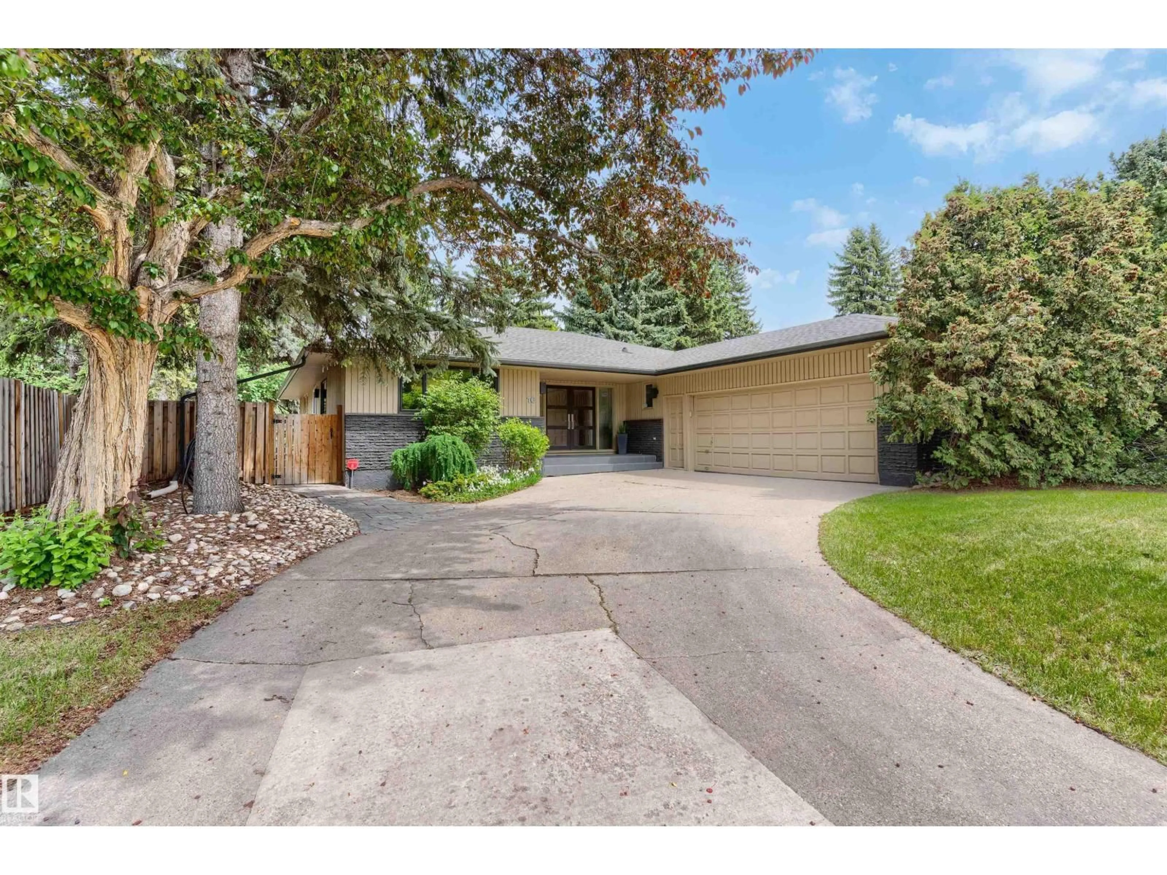 Unknown for 16 QUESNELL RD, Edmonton Alberta T5R5N2