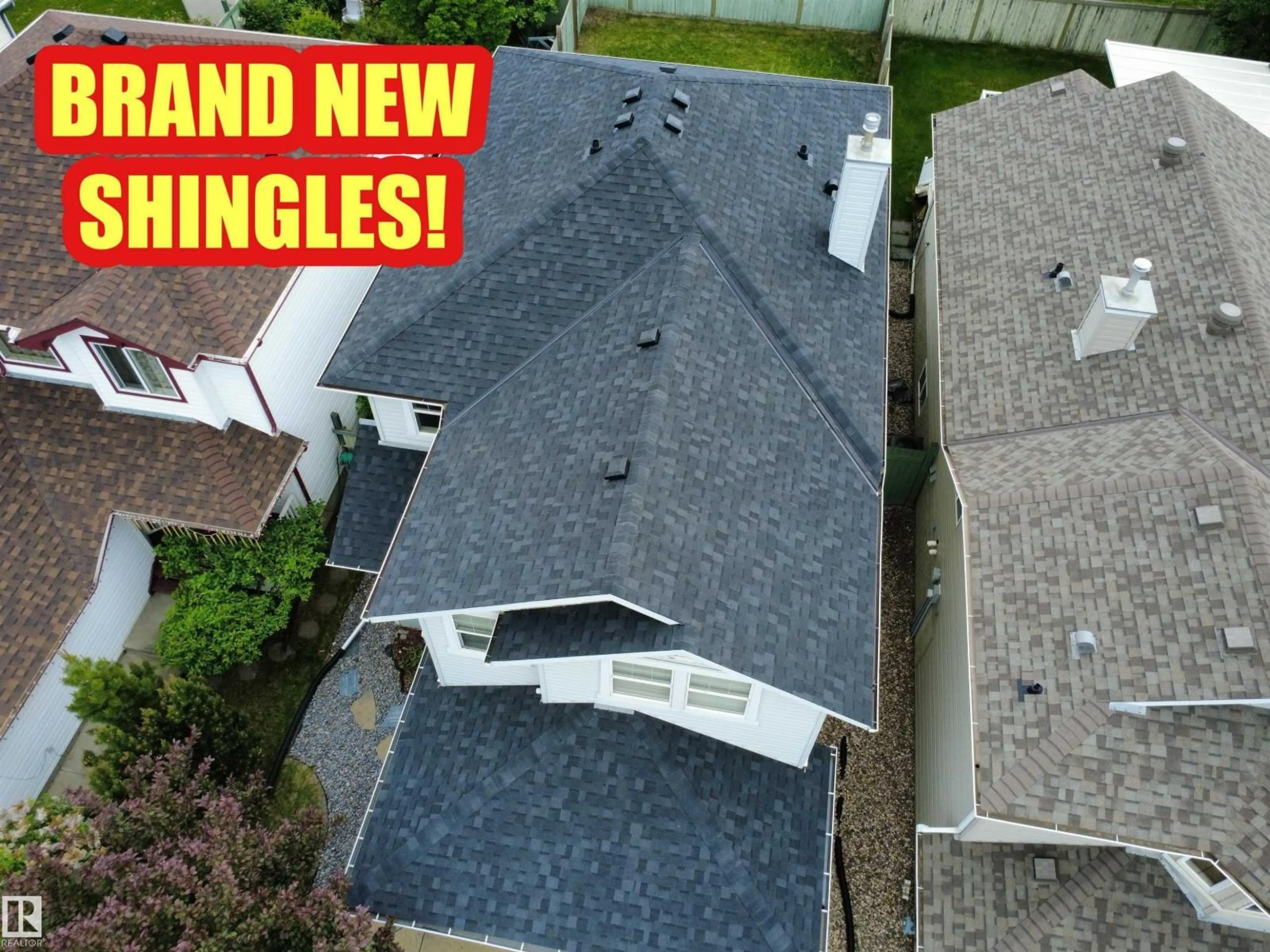 A pic from outside/outdoor area/front of a property/back of a property/a pic from drone, street for 21113 92A AV, Edmonton Alberta T5T6Z2