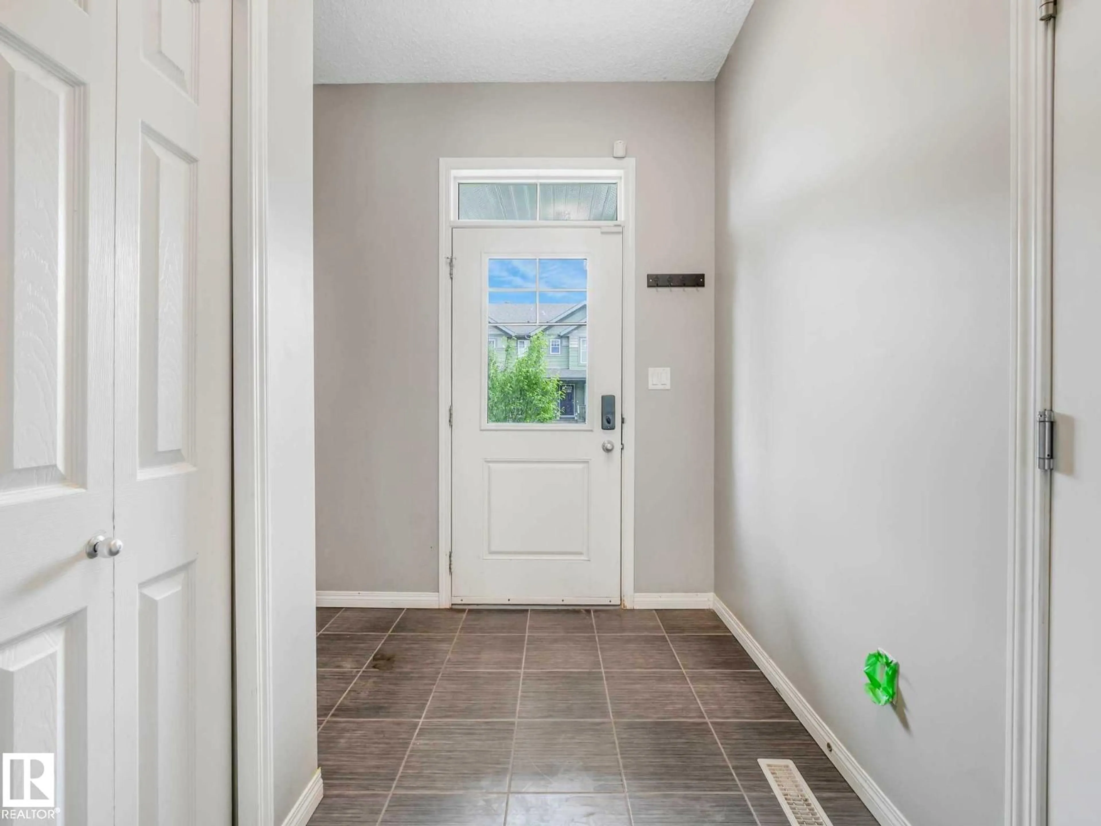 Indoor entryway for 5189 CRABAPPLE LINK, Edmonton Alberta T6X1S5