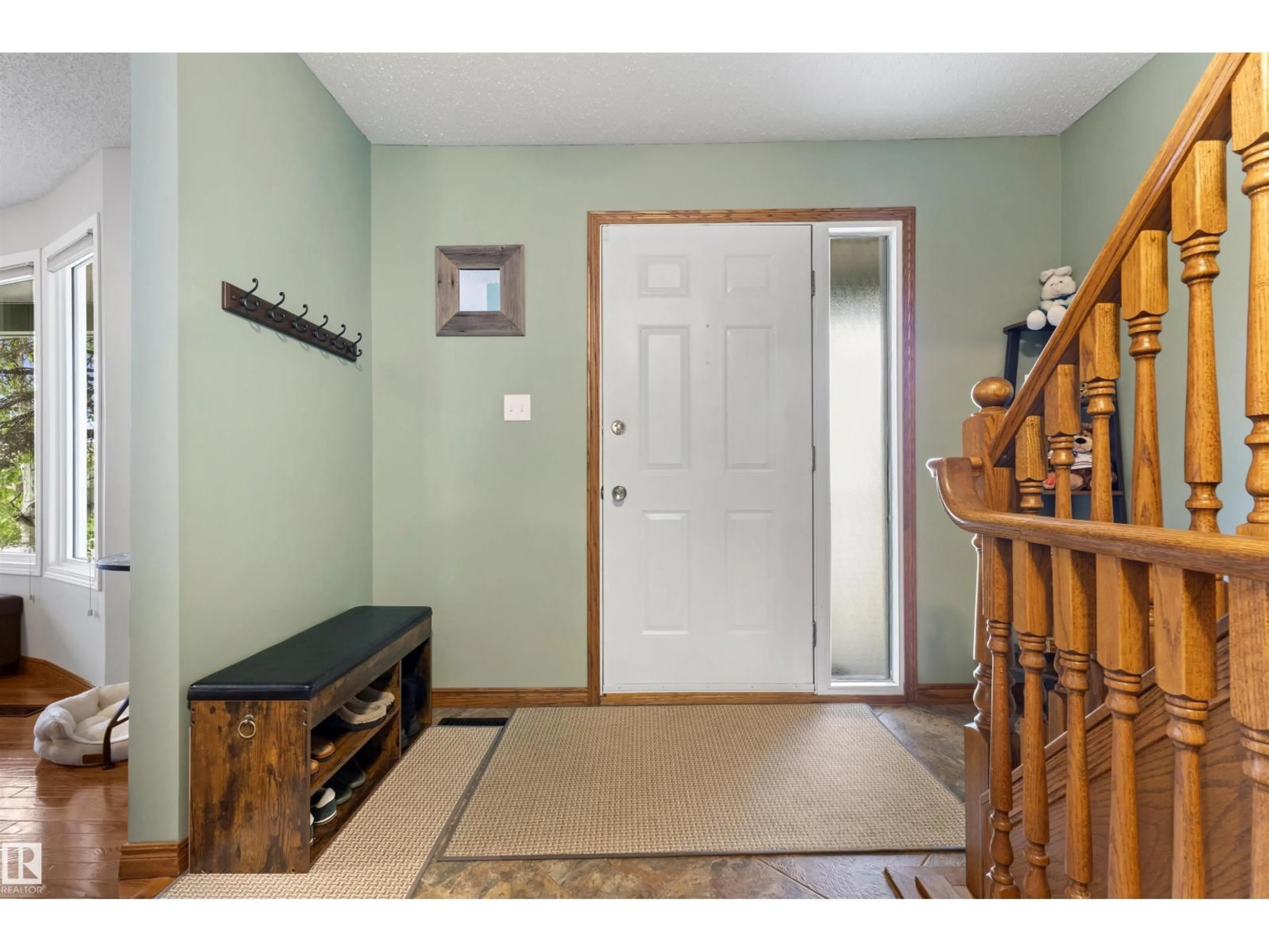 Indoor entryway for 9940 83 ST, Fort Saskatchewan Alberta T8L3H3