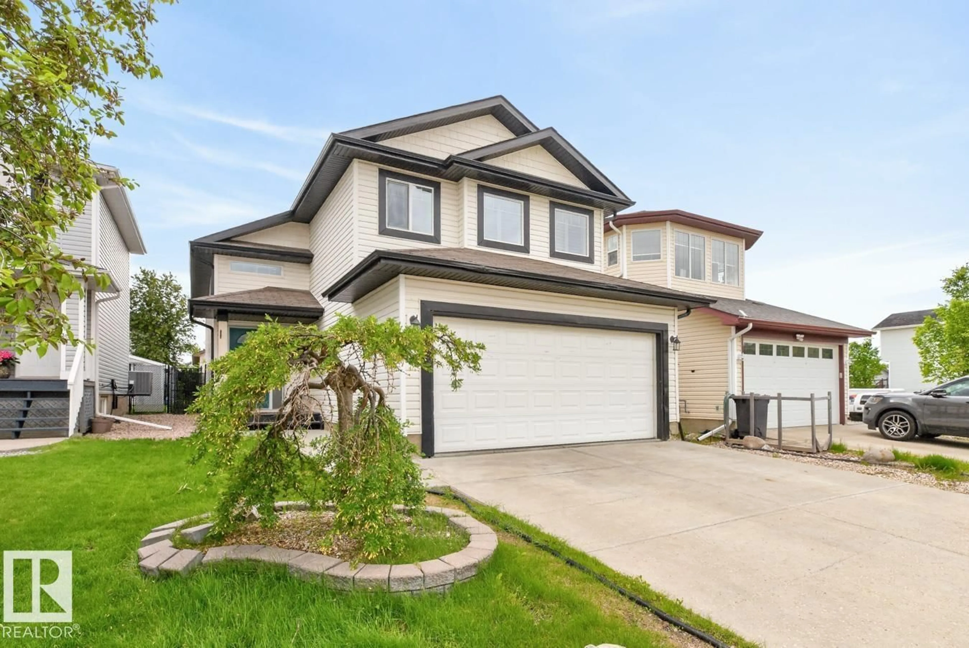 Home with vinyl exterior material, street for 3 DOUGLAS CR, Leduc Alberta T9E8P3