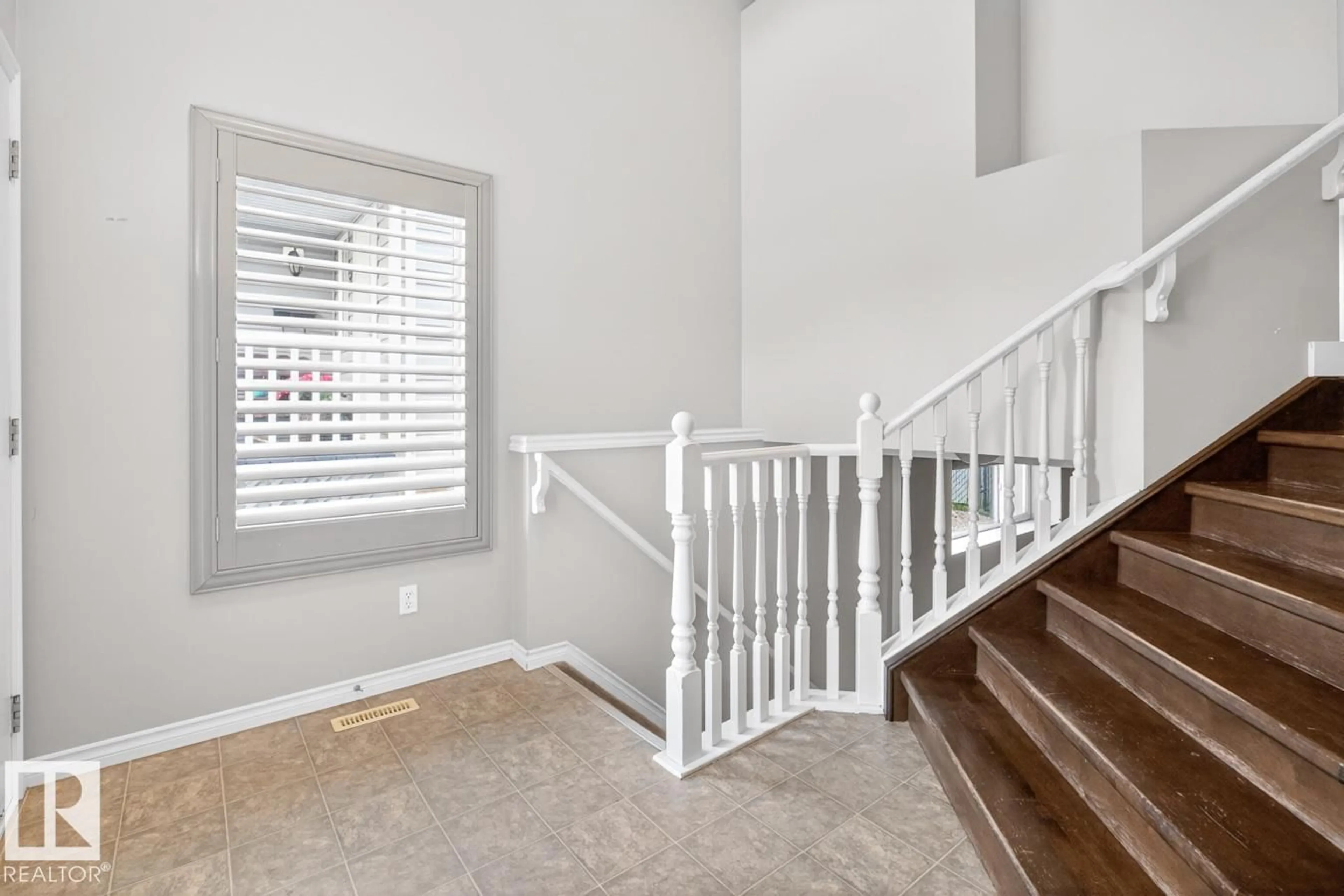 Stairs for 3 DOUGLAS CR, Leduc Alberta T9E8P3