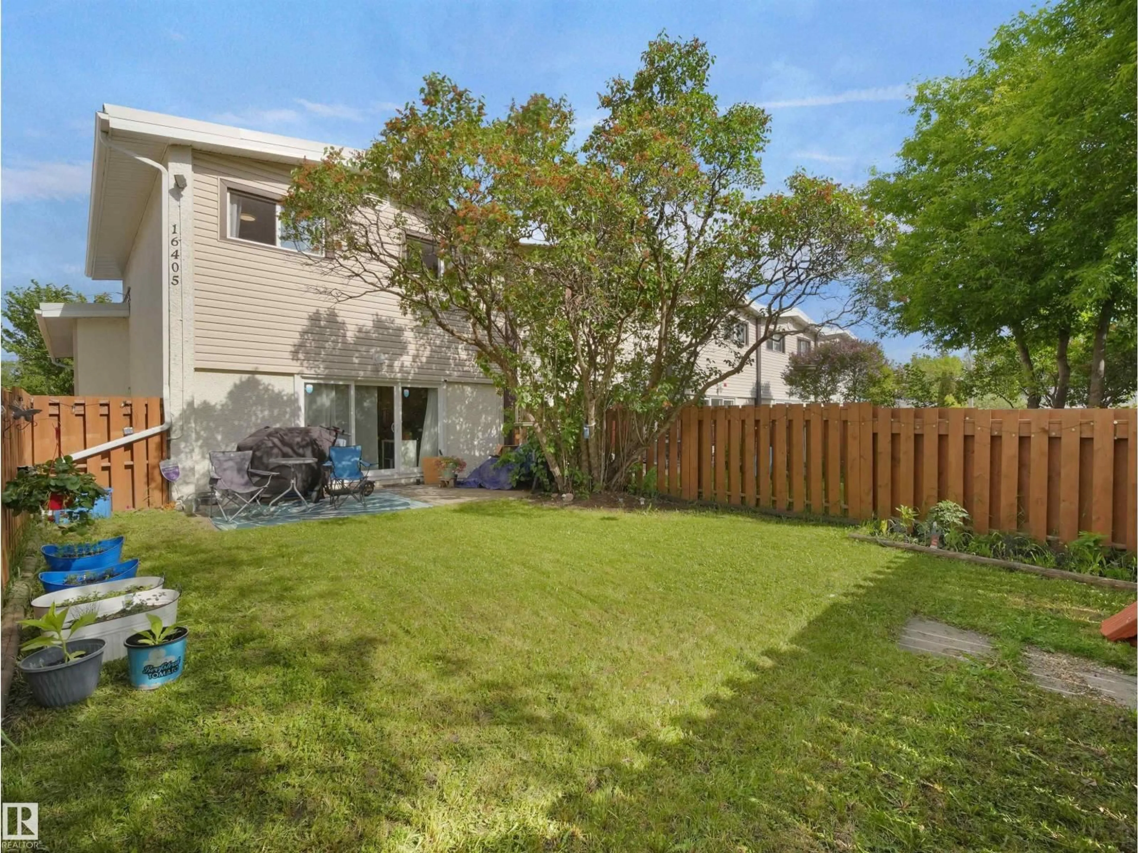 Patio, street for B - 16405 89 AV NW, Edmonton Alberta T5R4S1