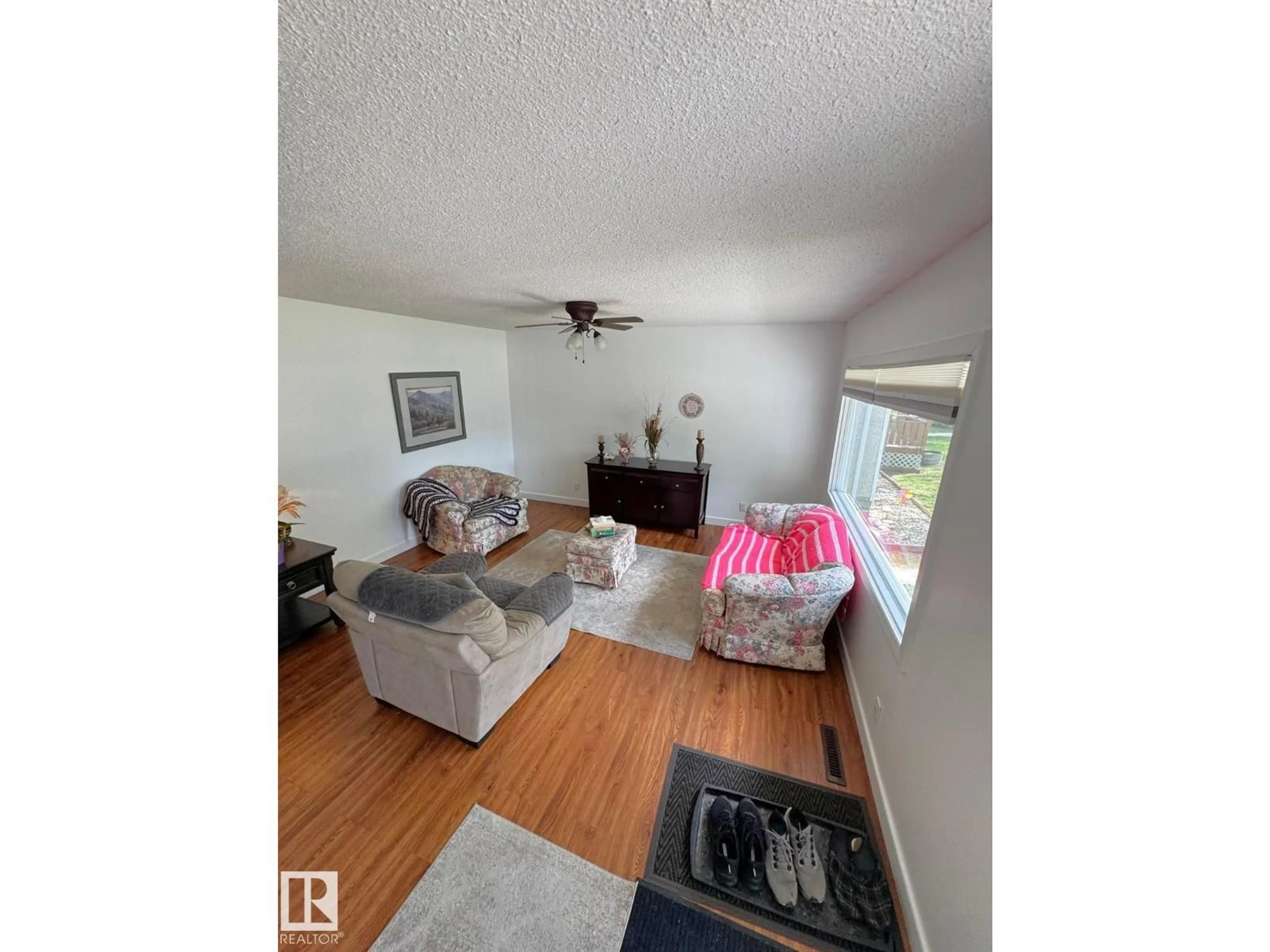 A pic of a room for 5093 45 ST, Drayton Valley Alberta T7A1C2