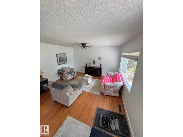 5093 45 ST, Drayton Valley 2
