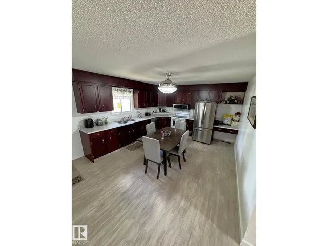 5093 45 ST, Drayton Valley 4