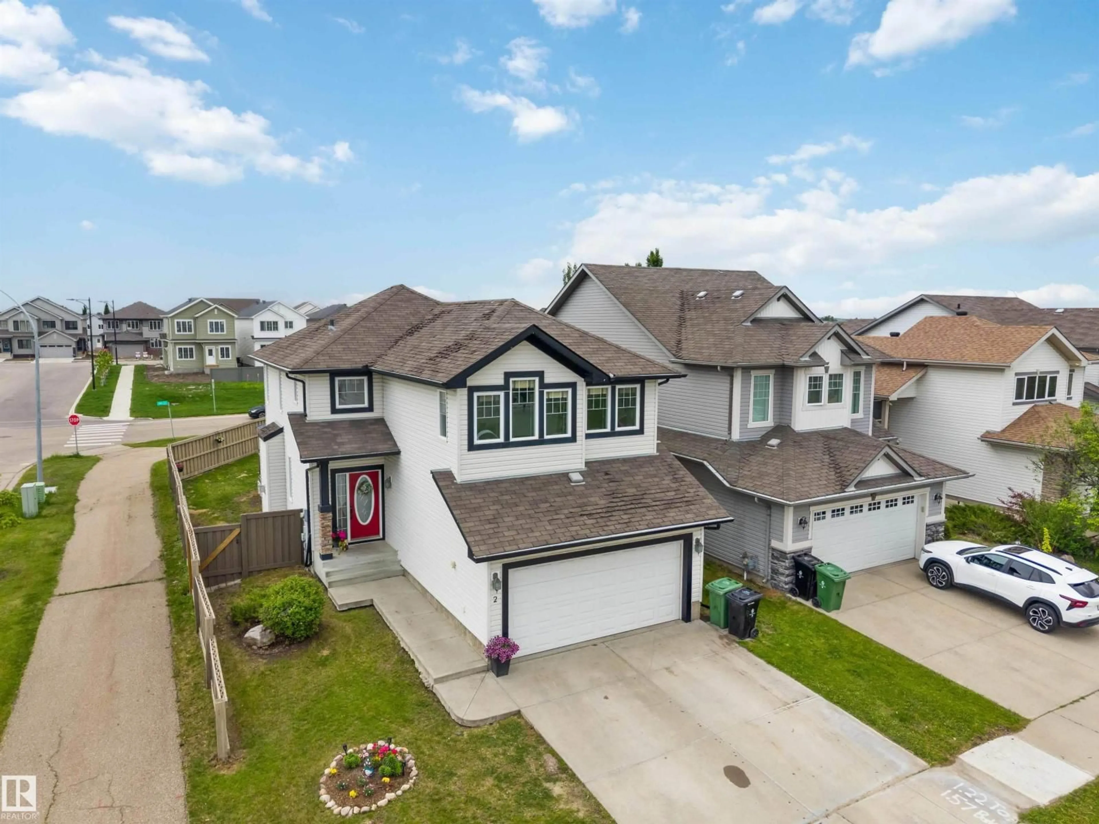 A pic from outside/outdoor area/front of a property/back of a property/a pic from drone, street for 2 SONORA, Fort Saskatchewan Alberta T8L0G1