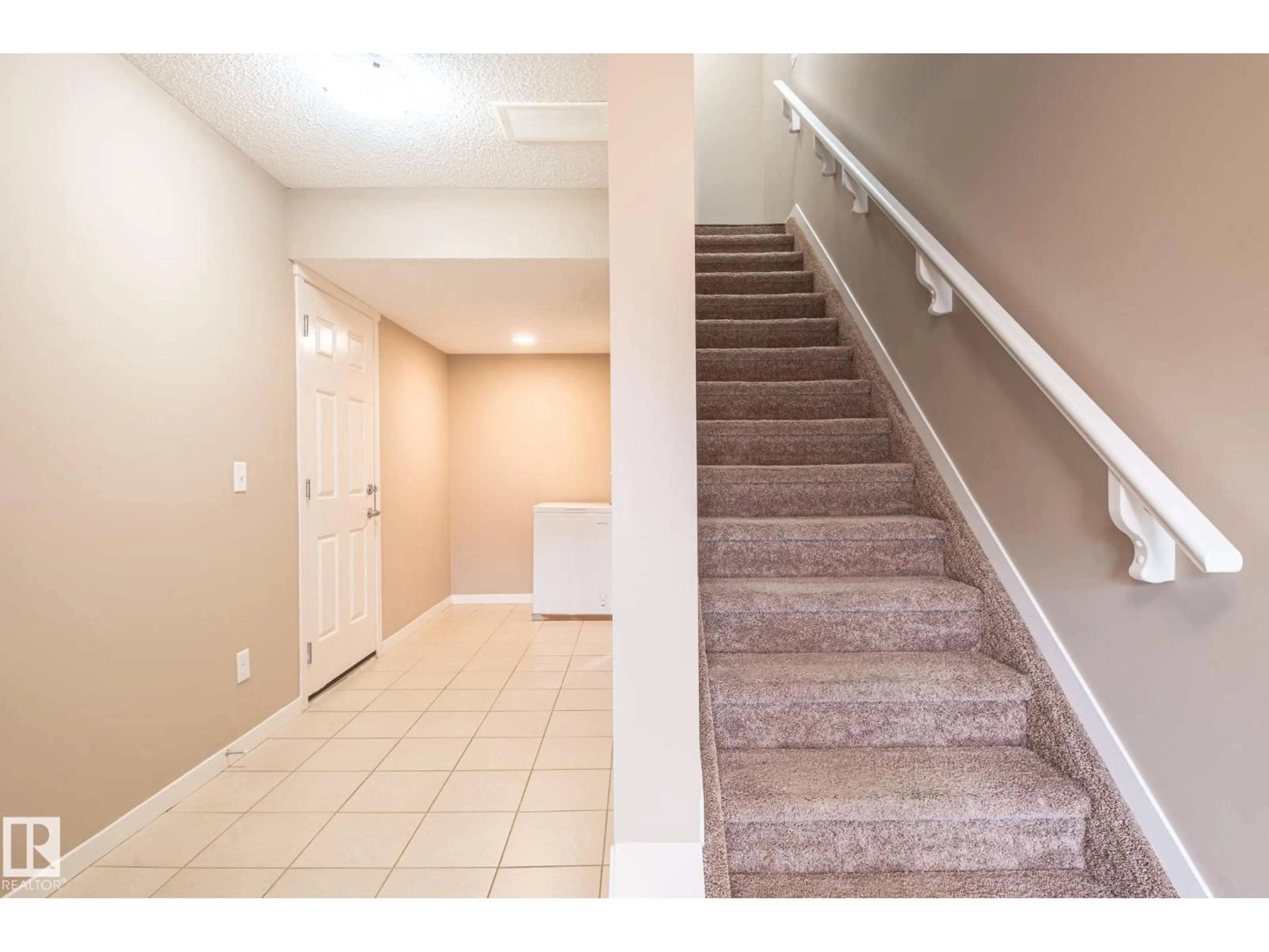 Unknown for SW - 17269 9 AV, Edmonton Alberta T6W3V4