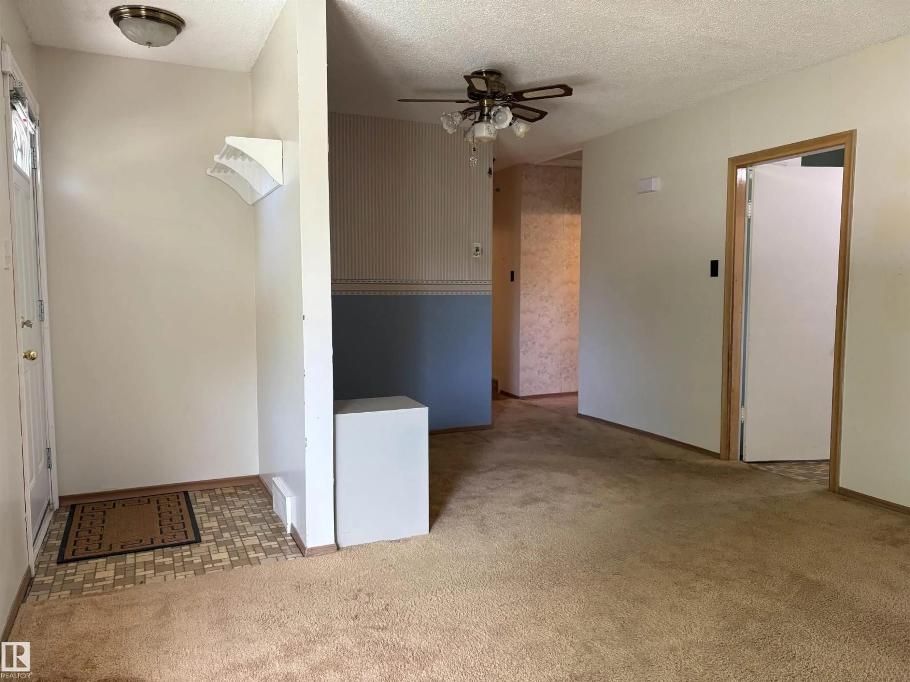 A pic of a room for 5511 50 ST, Tofield Alberta T0B4J0
